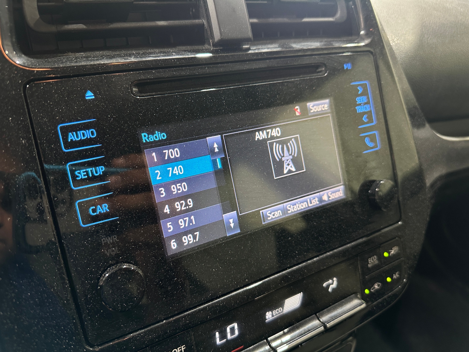 Thumbnail: 2019 Toyota Prius - 4