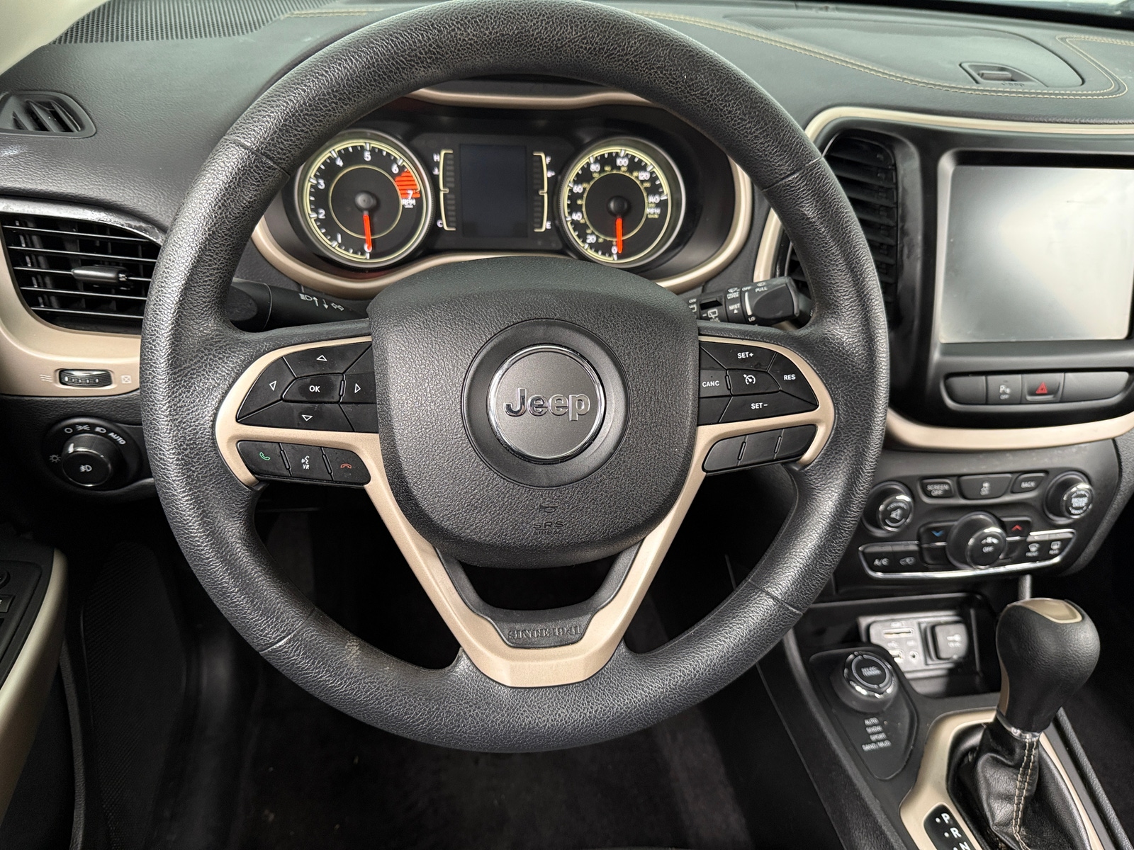 Thumbnail: 2018 Jeep Cherokee - 5