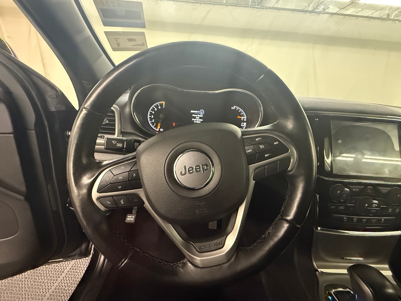 Thumbnail: 2020 Jeep Grand Cherokee - 5
