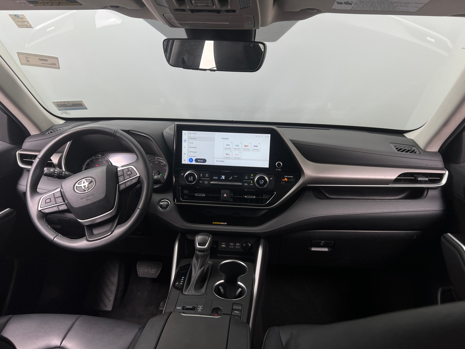 Thumbnail: 2023 Toyota Highlander - 2