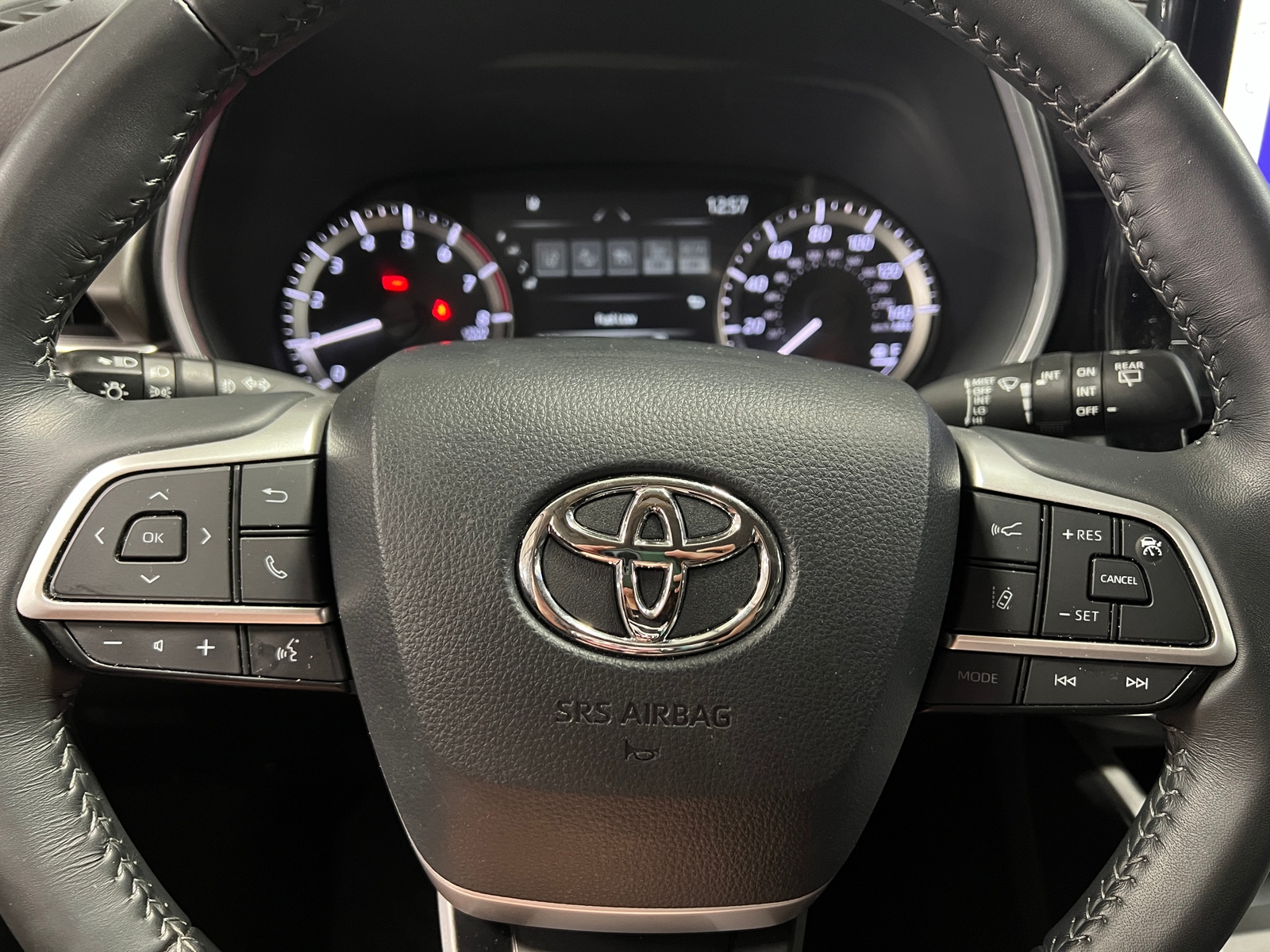 Thumbnail: 2023 Toyota Highlander - 4