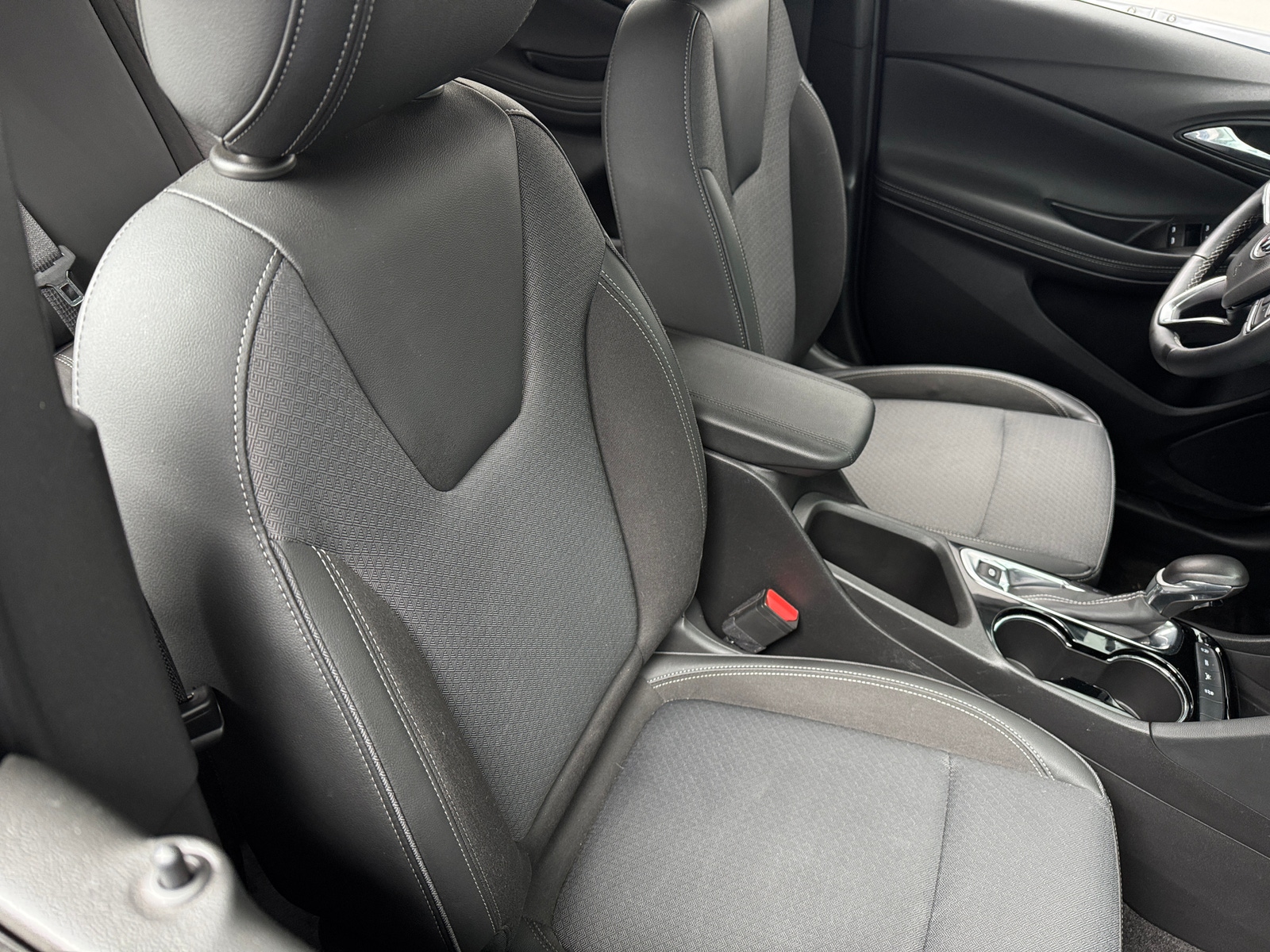 Thumbnail: 2022 Buick Encore GX - 2