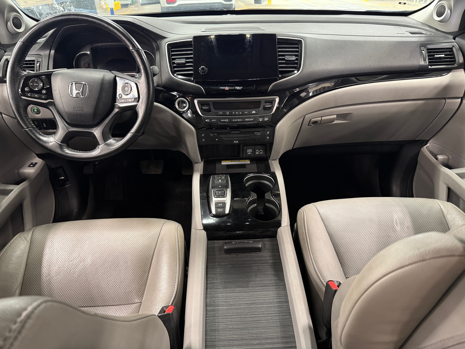 Thumbnail: 2019 Honda Pilot - 2