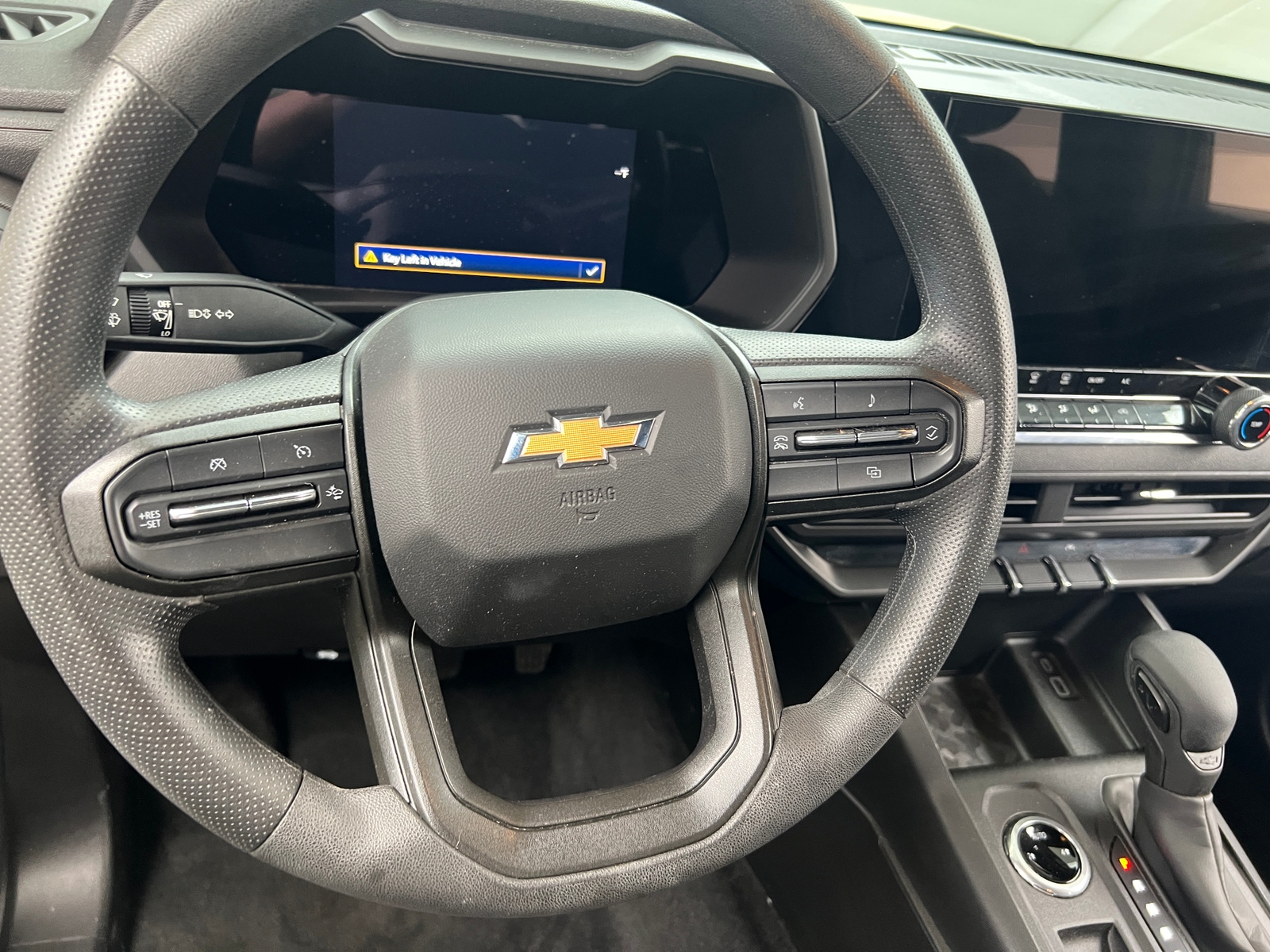 Thumbnail: 2023 Chevrolet Colorado - 5