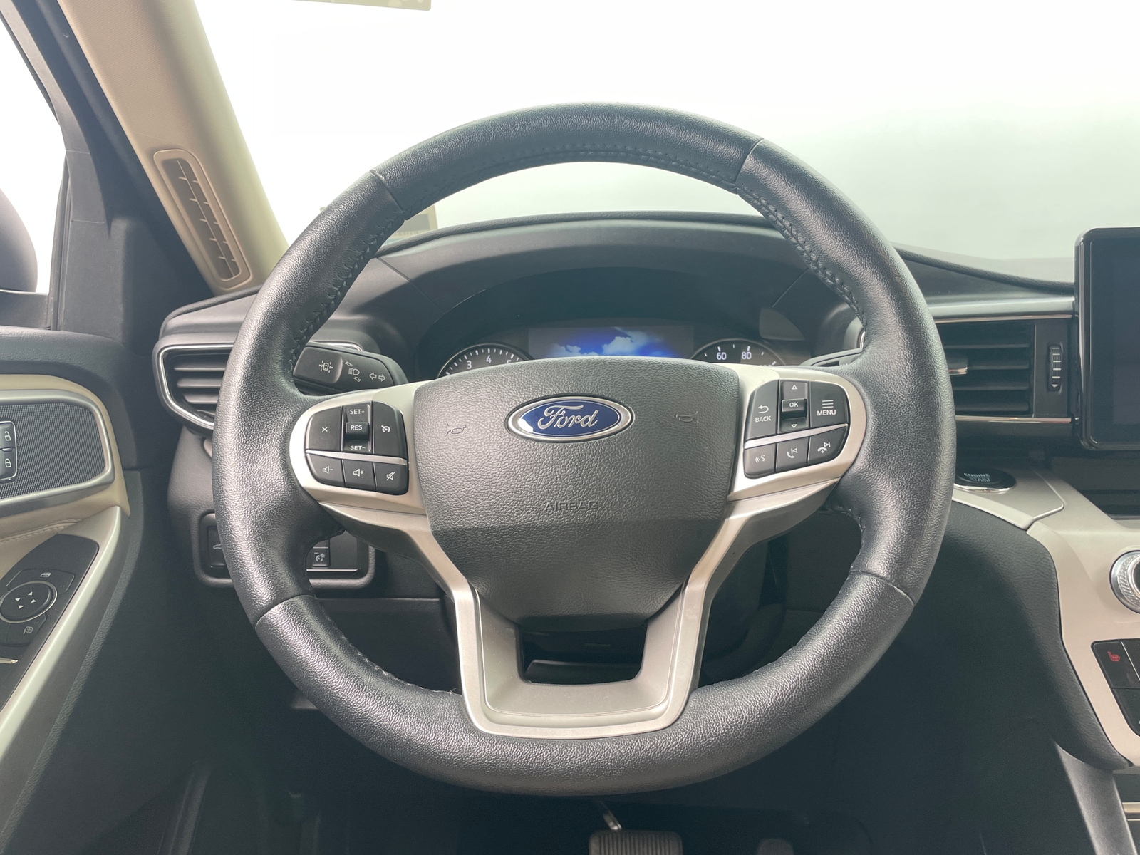 Thumbnail: 2023 Ford Explorer - 5