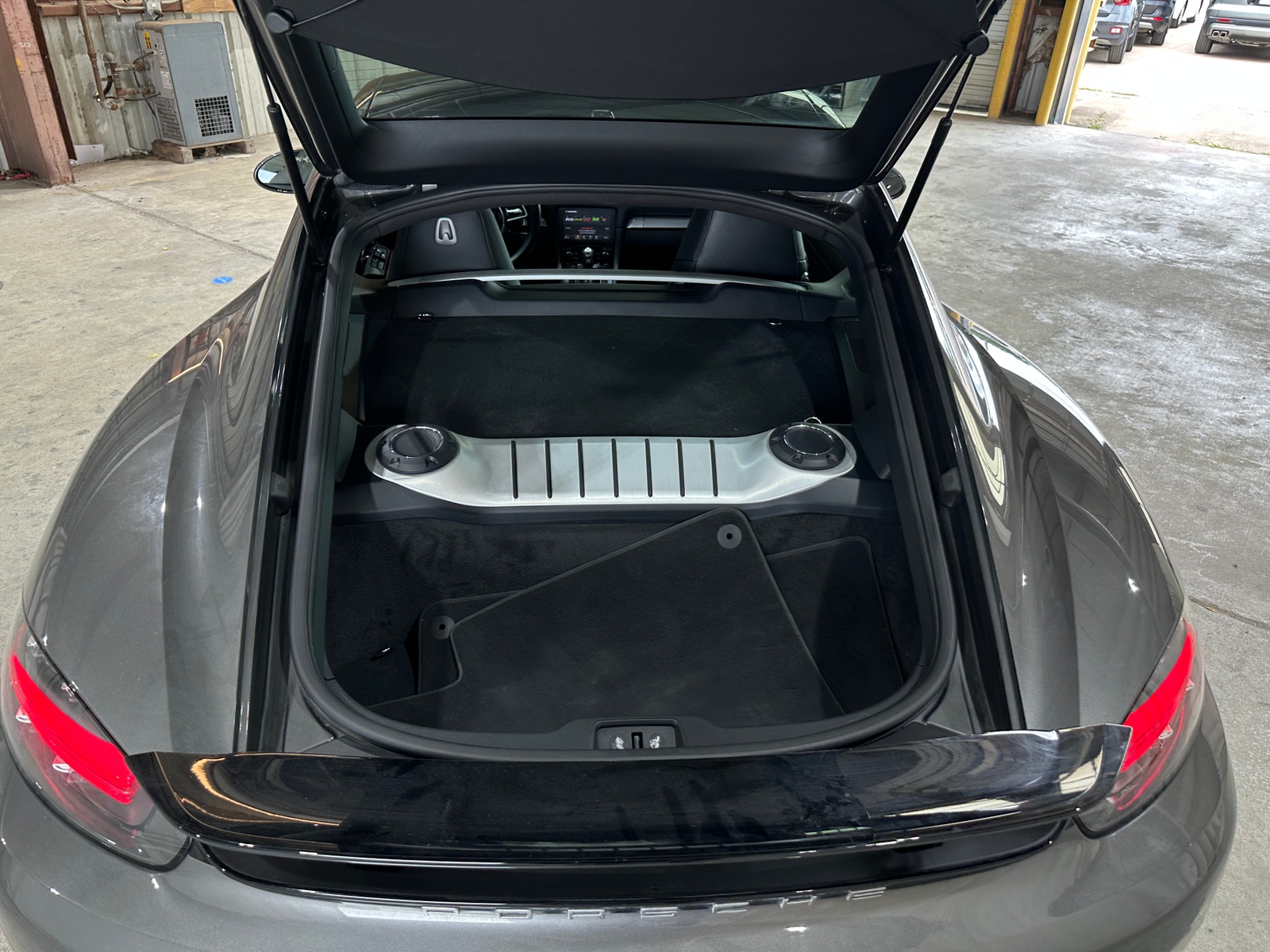 Thumbnail: 2018 Porsche 718 Cayman - 4