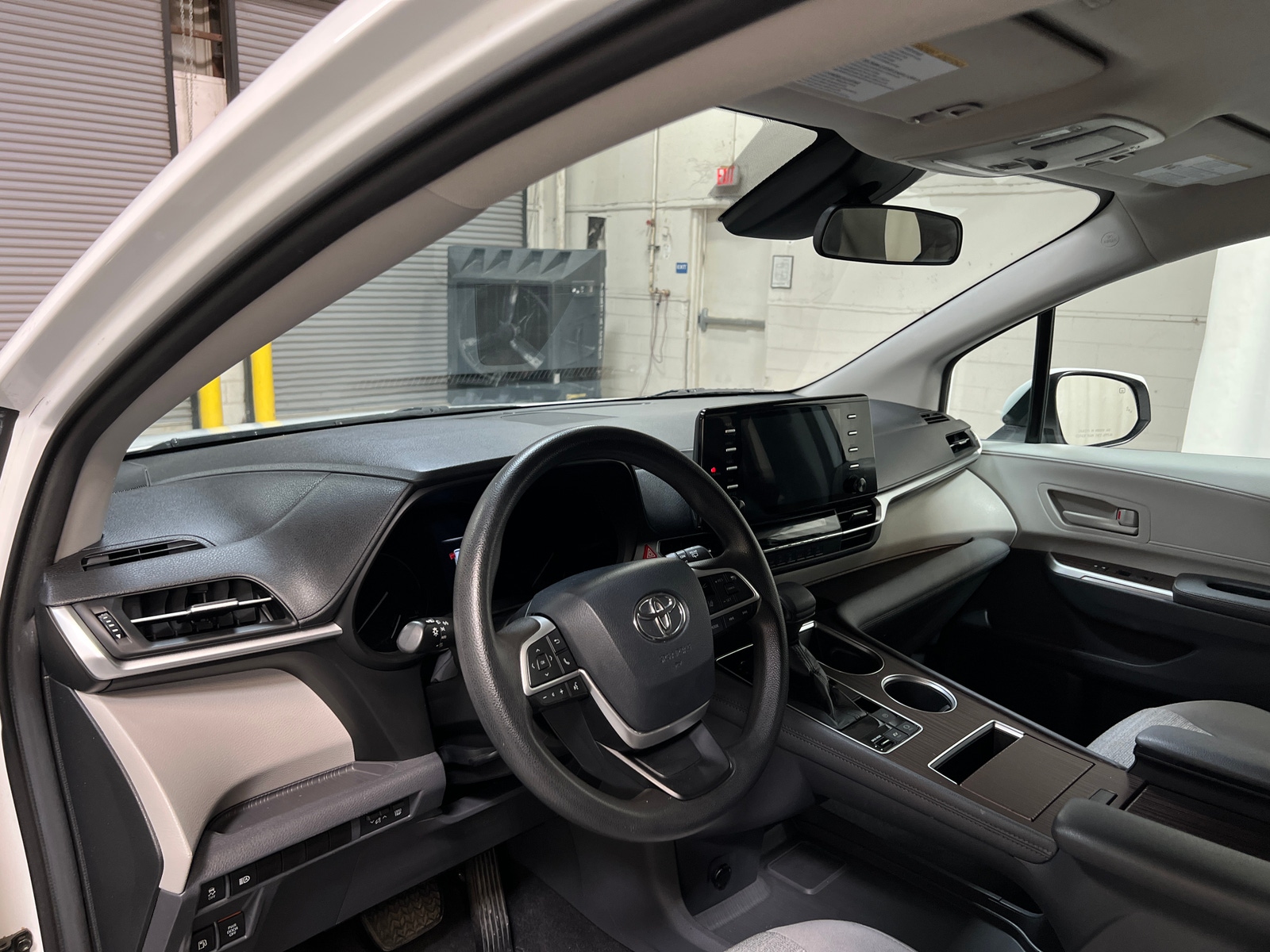 Thumbnail: 2021 Toyota Sienna - 3