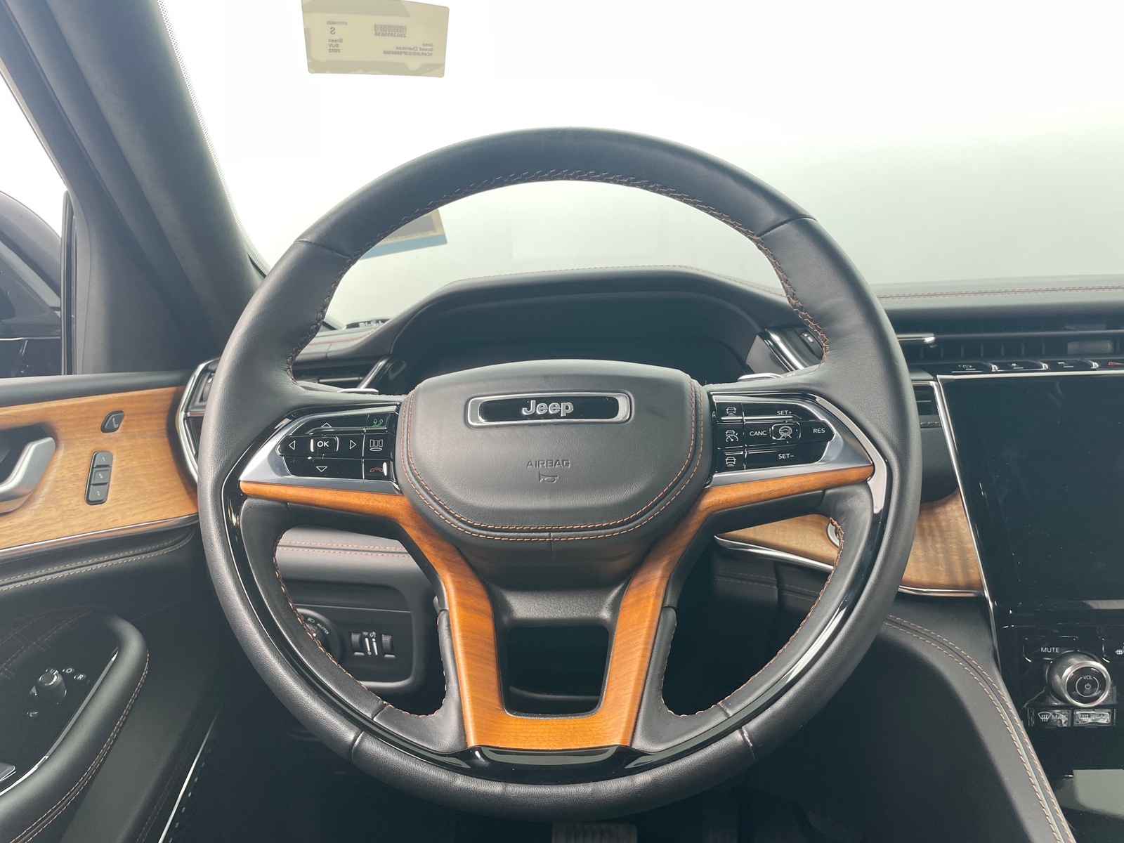Thumbnail: 2023 Jeep Grand Cherokee - 4
