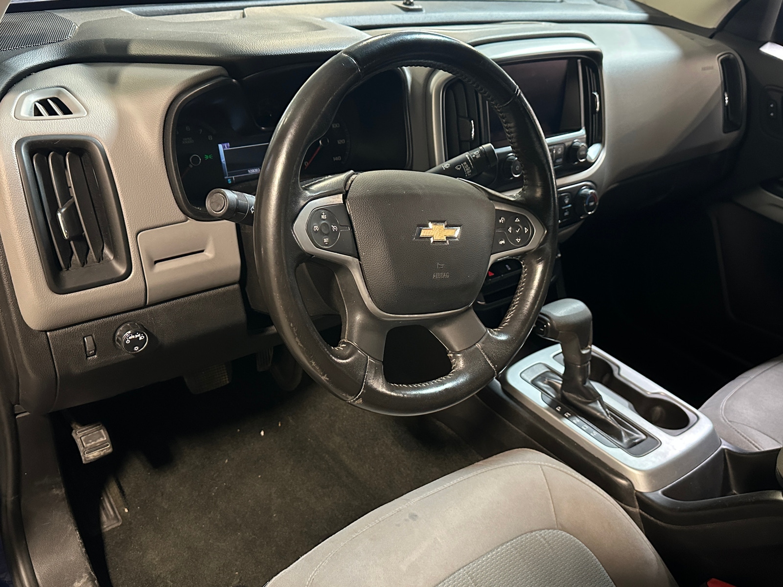 Thumbnail: 2016 Chevrolet Colorado - 3