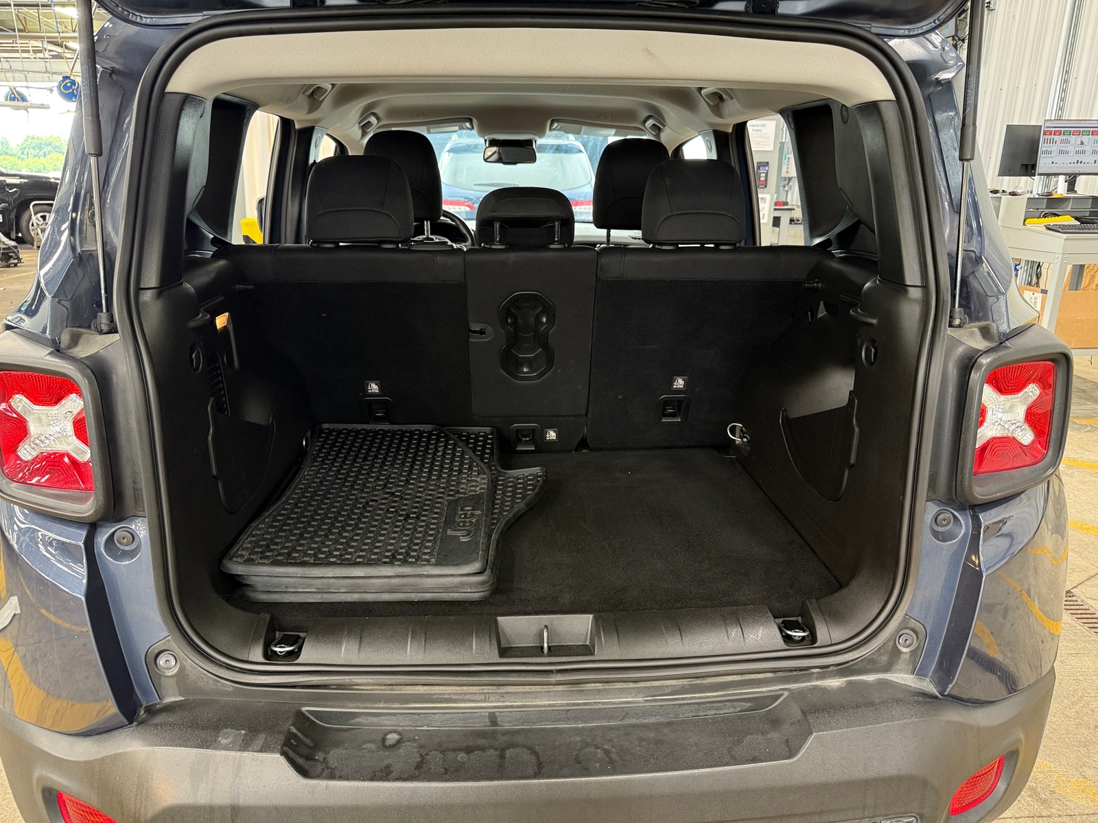 Thumbnail: 2021 Jeep Renegade - 7