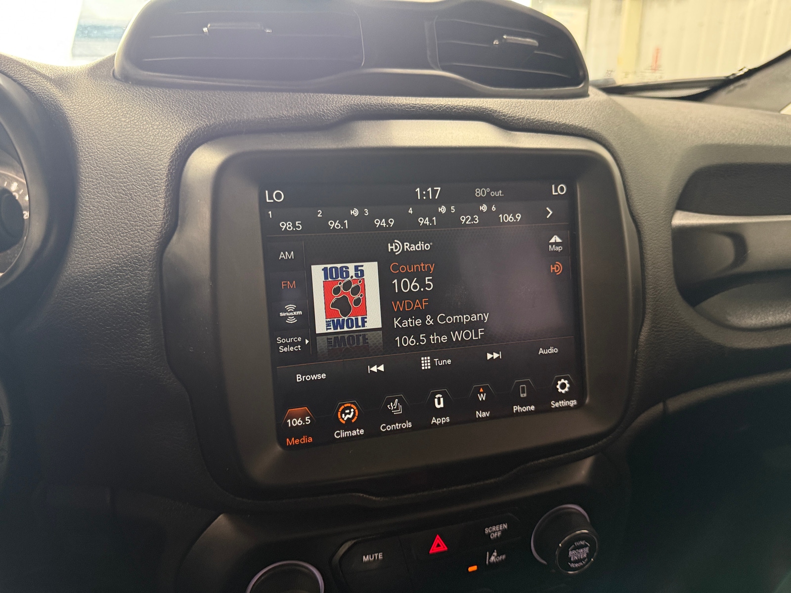 Thumbnail: 2021 Jeep Renegade - 4