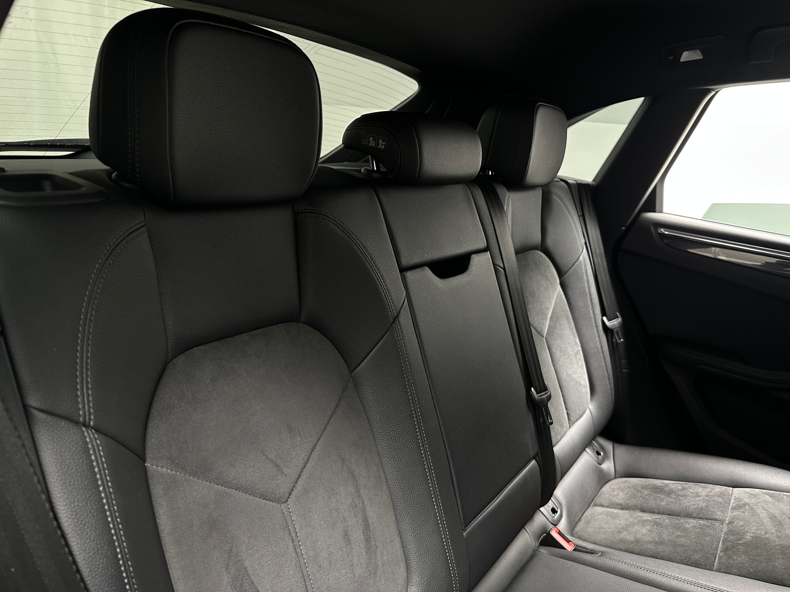 Thumbnail: 2015 Porsche Macan - 5