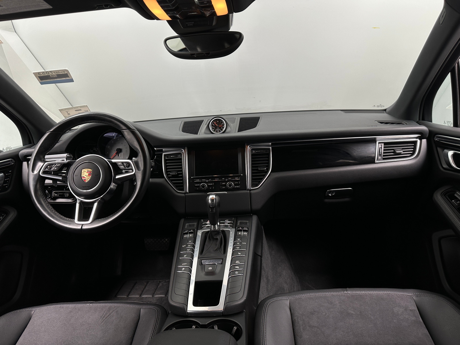 Thumbnail: 2015 Porsche Macan - 2