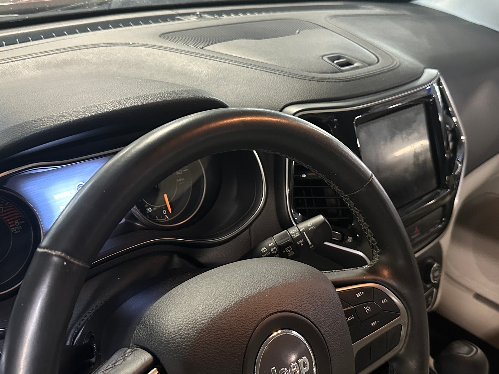 Thumbnail: 2019 Jeep Cherokee - 2