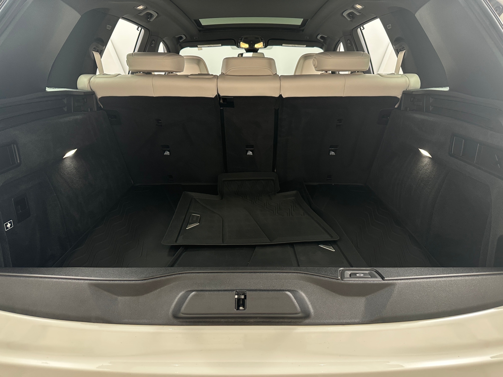 Thumbnail: 2022 BMW X5 - 6