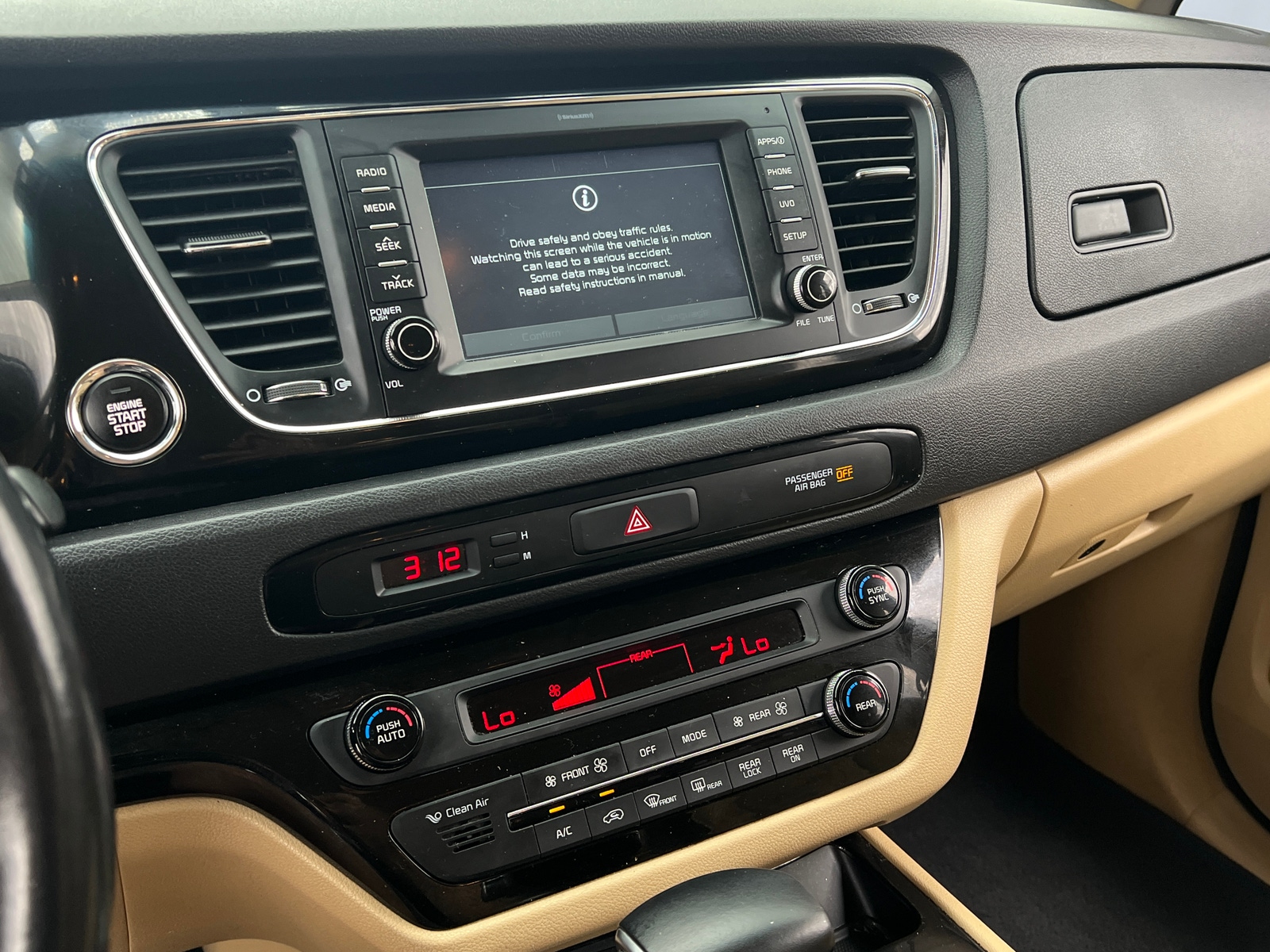 Thumbnail: 2017 Kia Sedona - 3