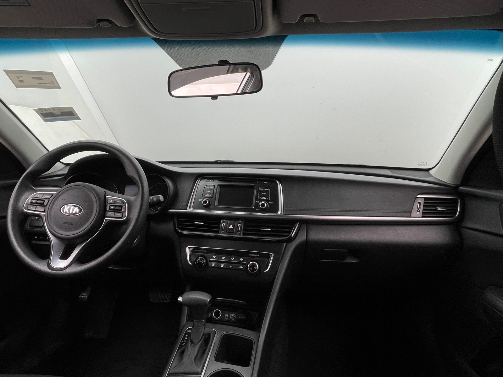Thumbnail: 2016 Kia Optima - 3