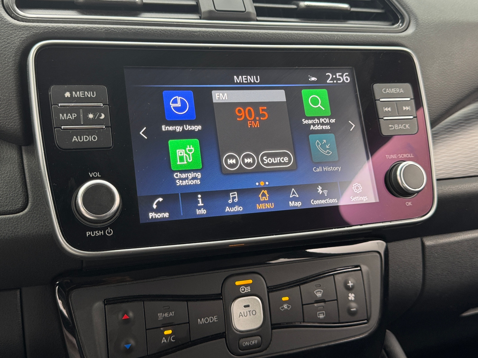 Thumbnail: 2023 Nissan Leaf - 4