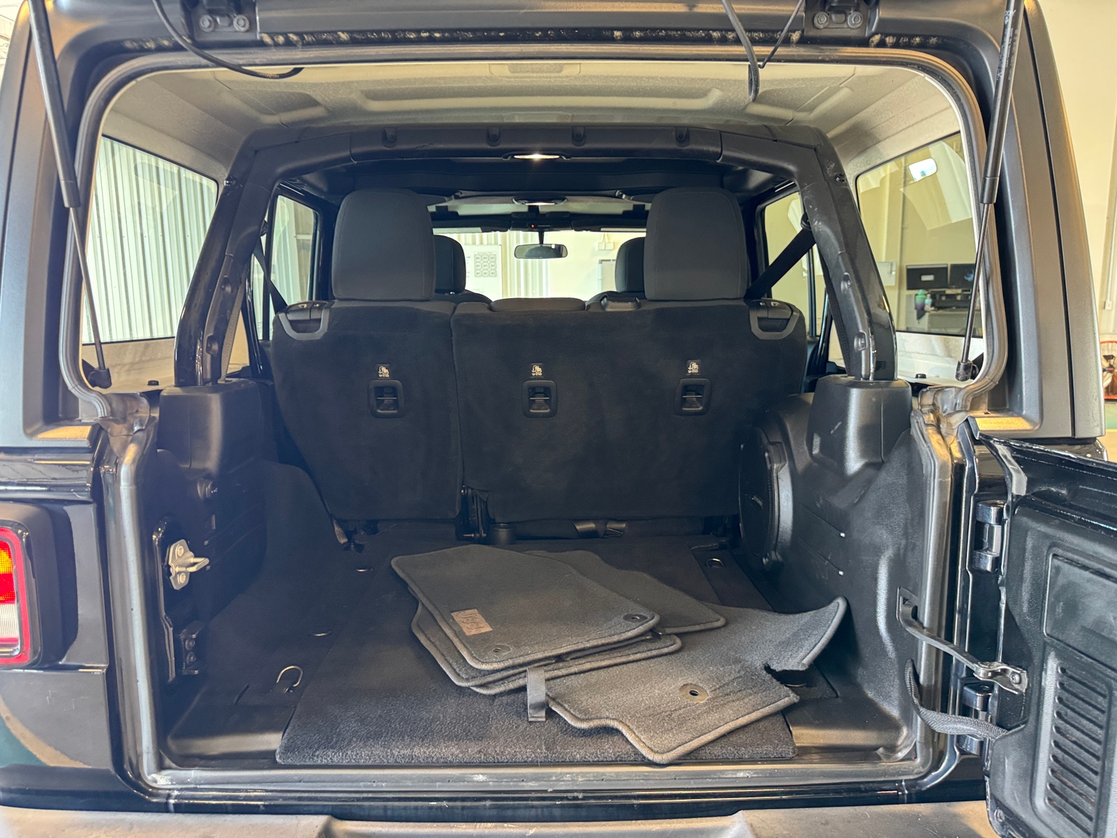 Thumbnail: 2018 Jeep Wrangler - 7