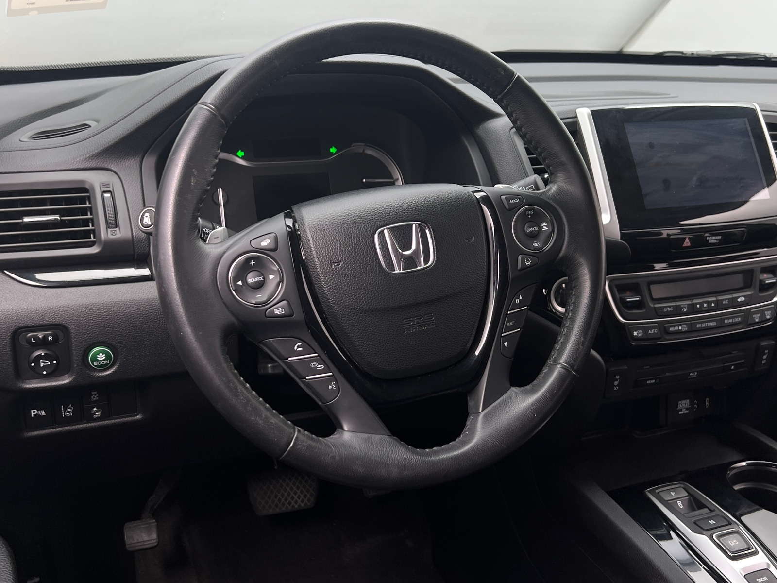 Thumbnail: 2017 Honda Pilot - 4