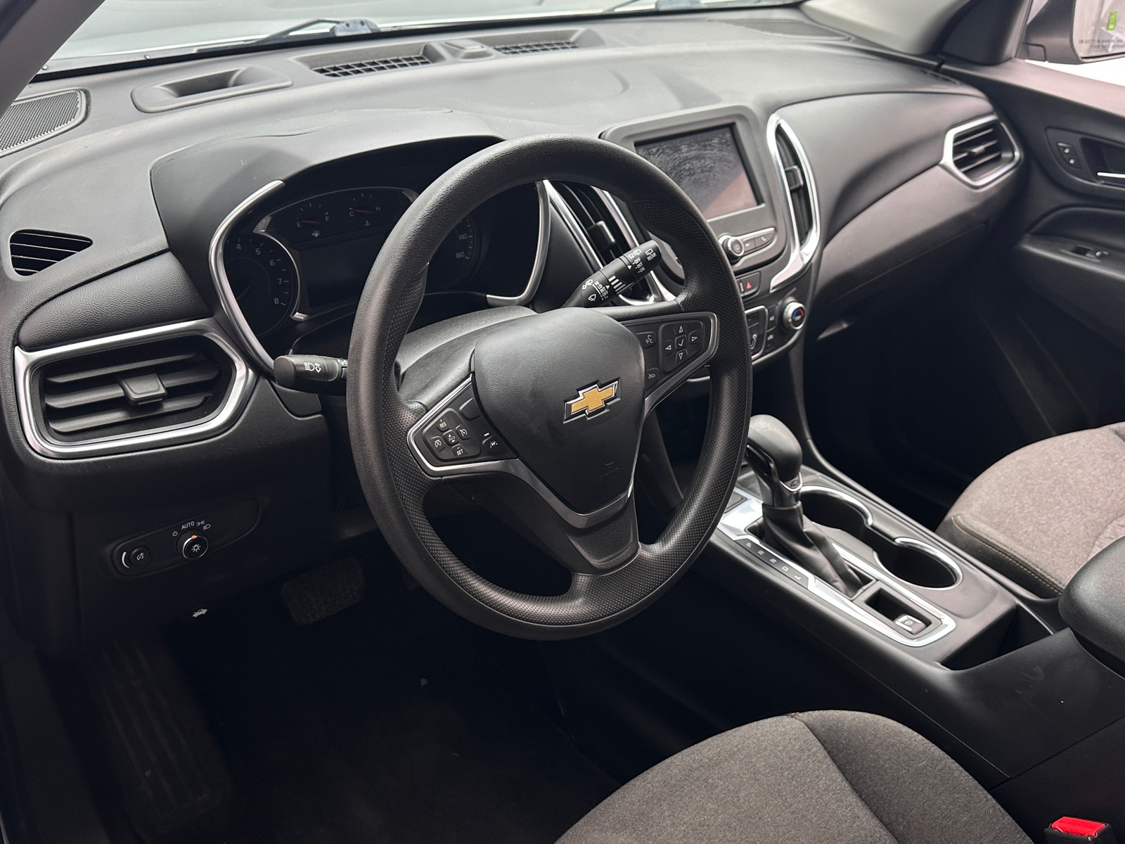 Thumbnail: 2022 Chevrolet Equinox - 3