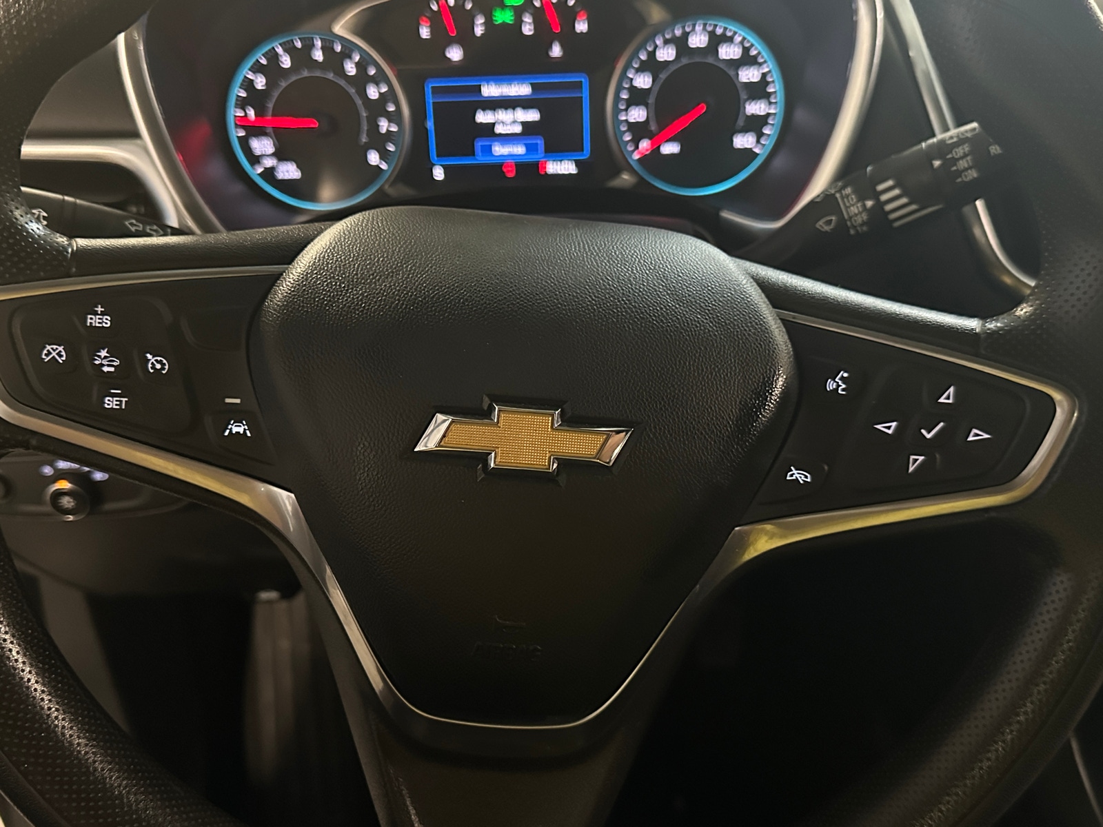 Thumbnail: 2022 Chevrolet Equinox - 5