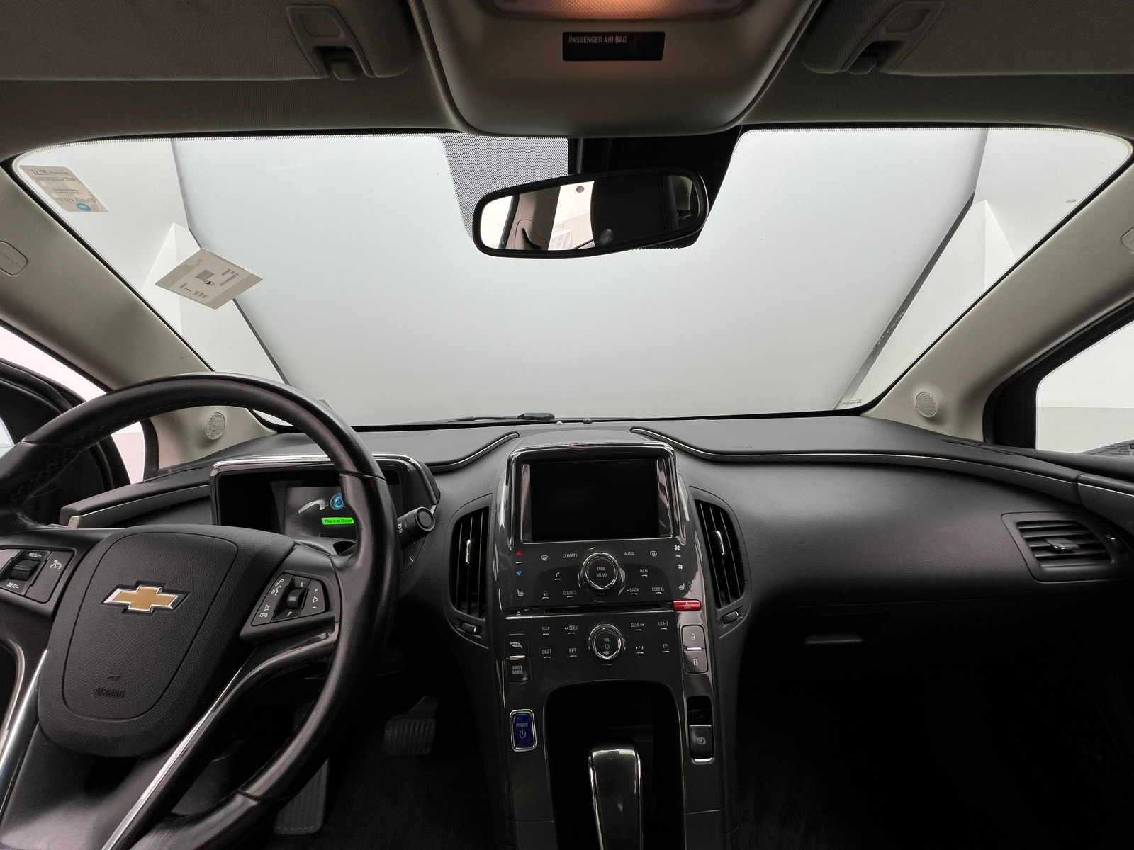 Thumbnail: 2014 Chevrolet Volt - 2