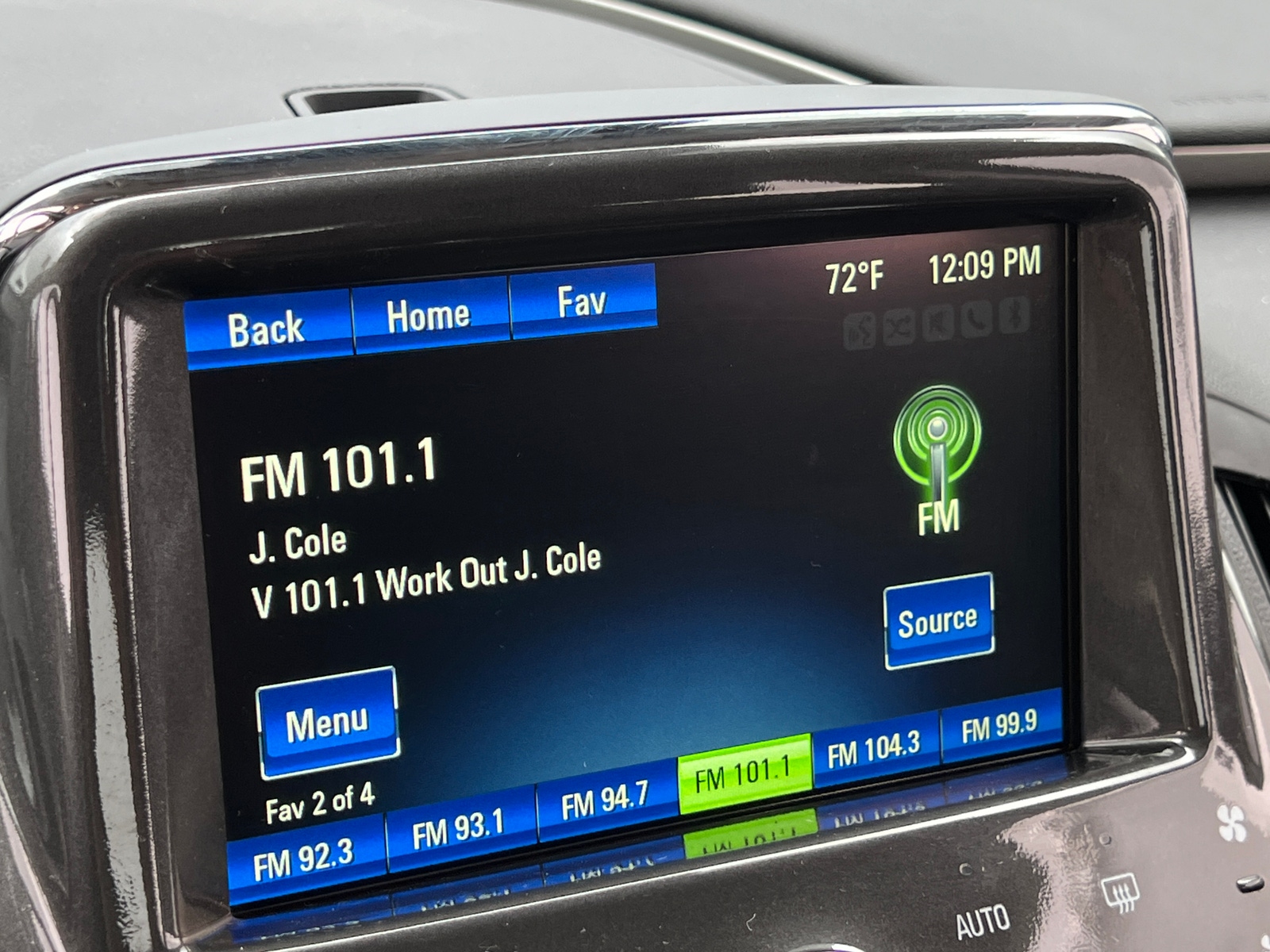 Thumbnail: 2014 Chevrolet Volt - 3