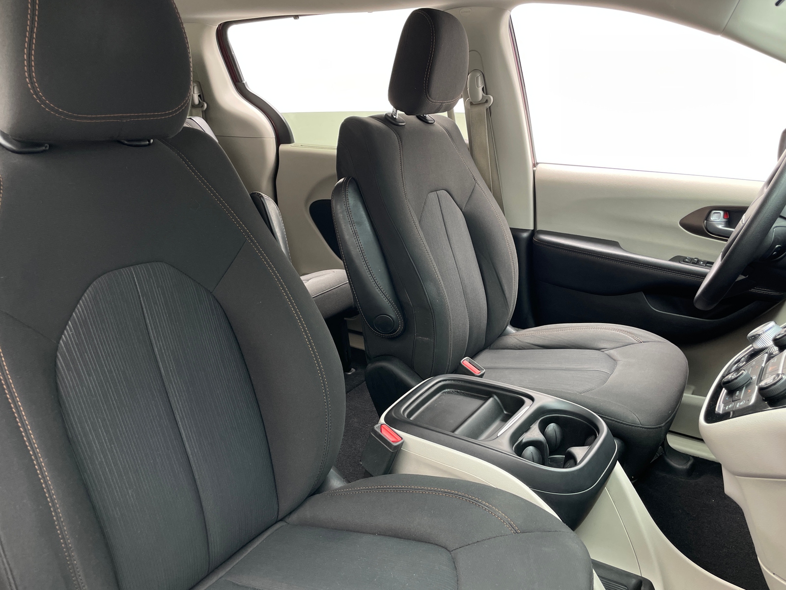 Thumbnail: 2017 Chrysler Pacifica - 2