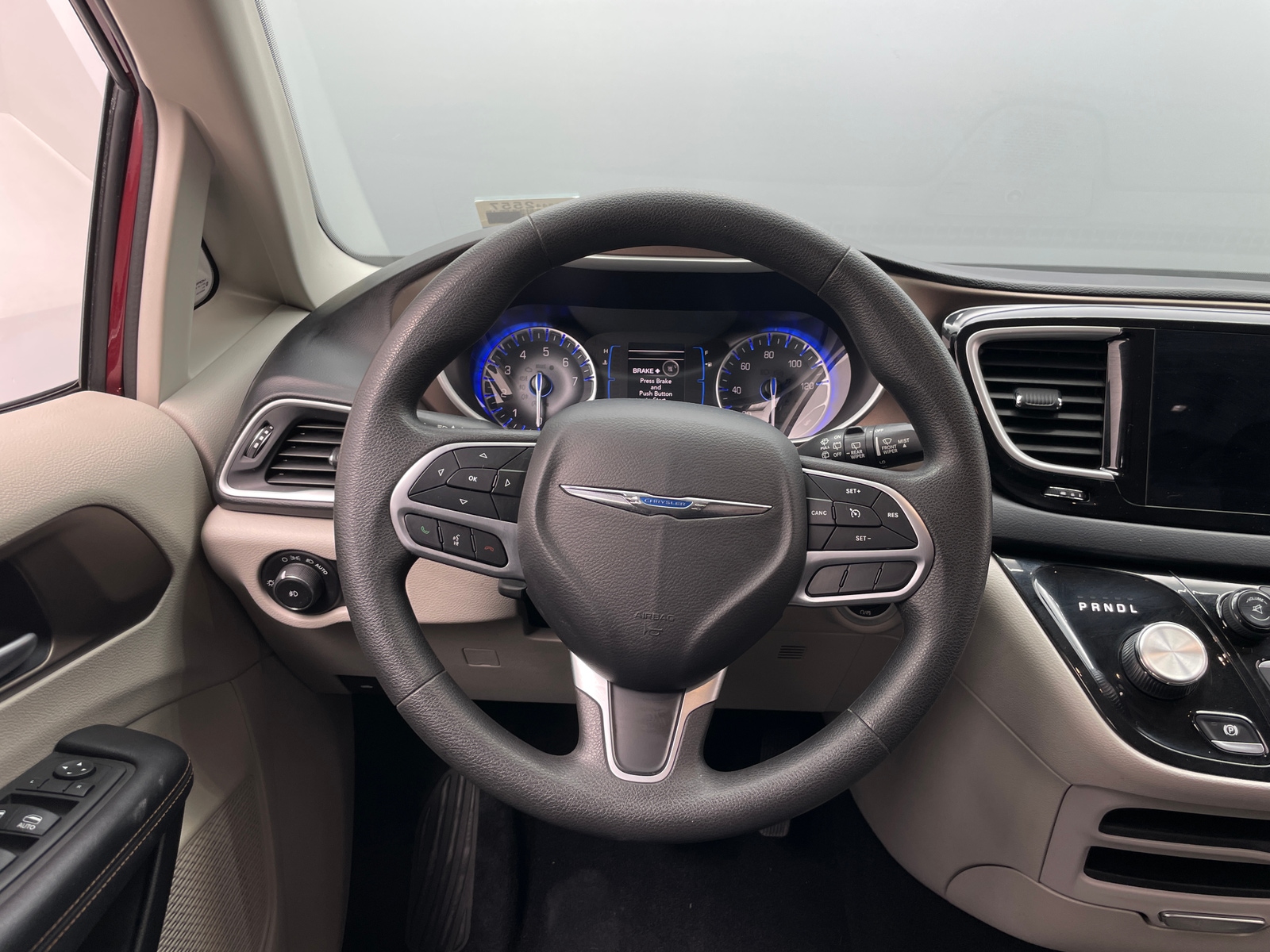 Thumbnail: 2017 Chrysler Pacifica - 5
