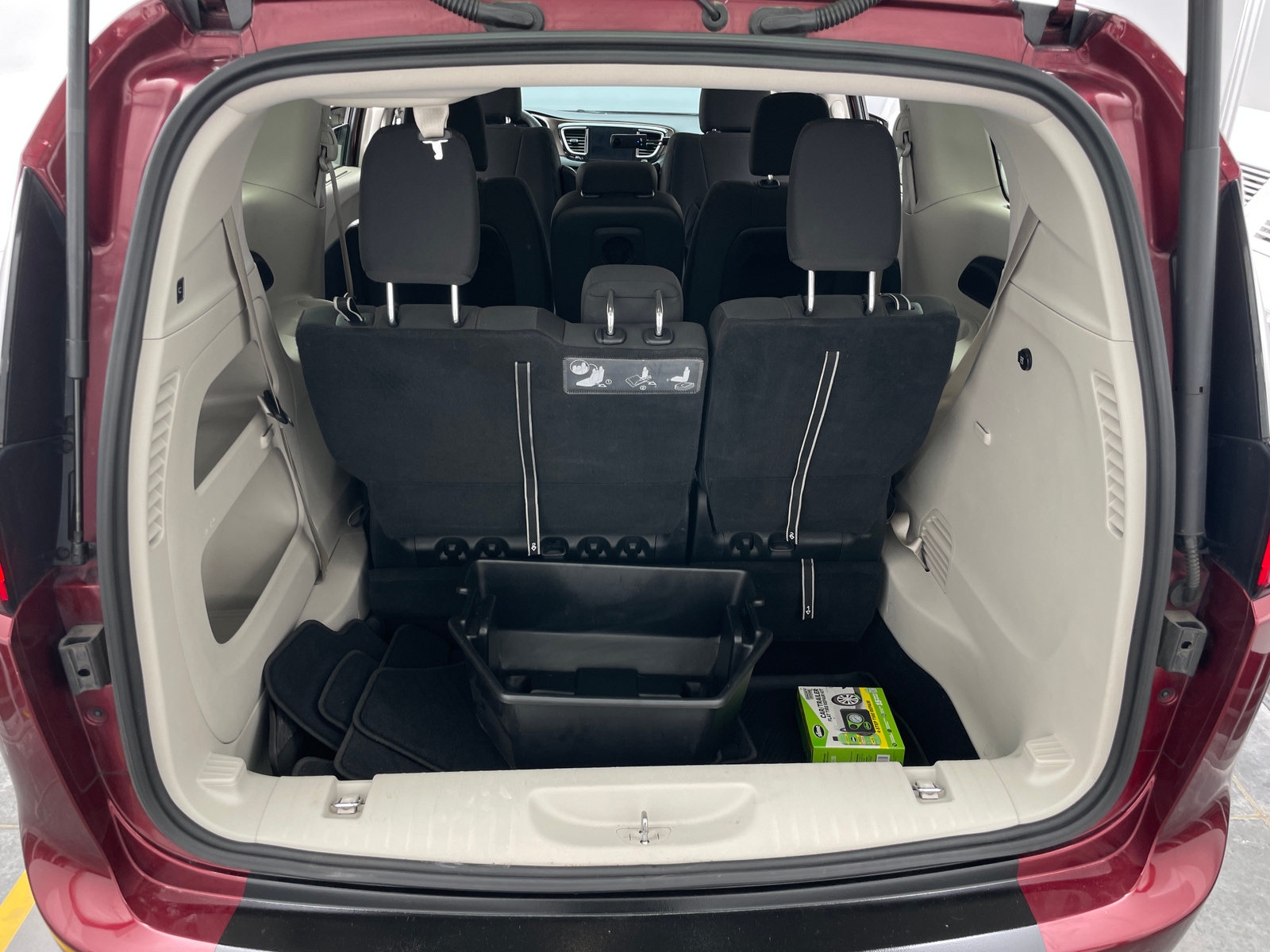 Thumbnail: 2017 Chrysler Pacifica - 7
