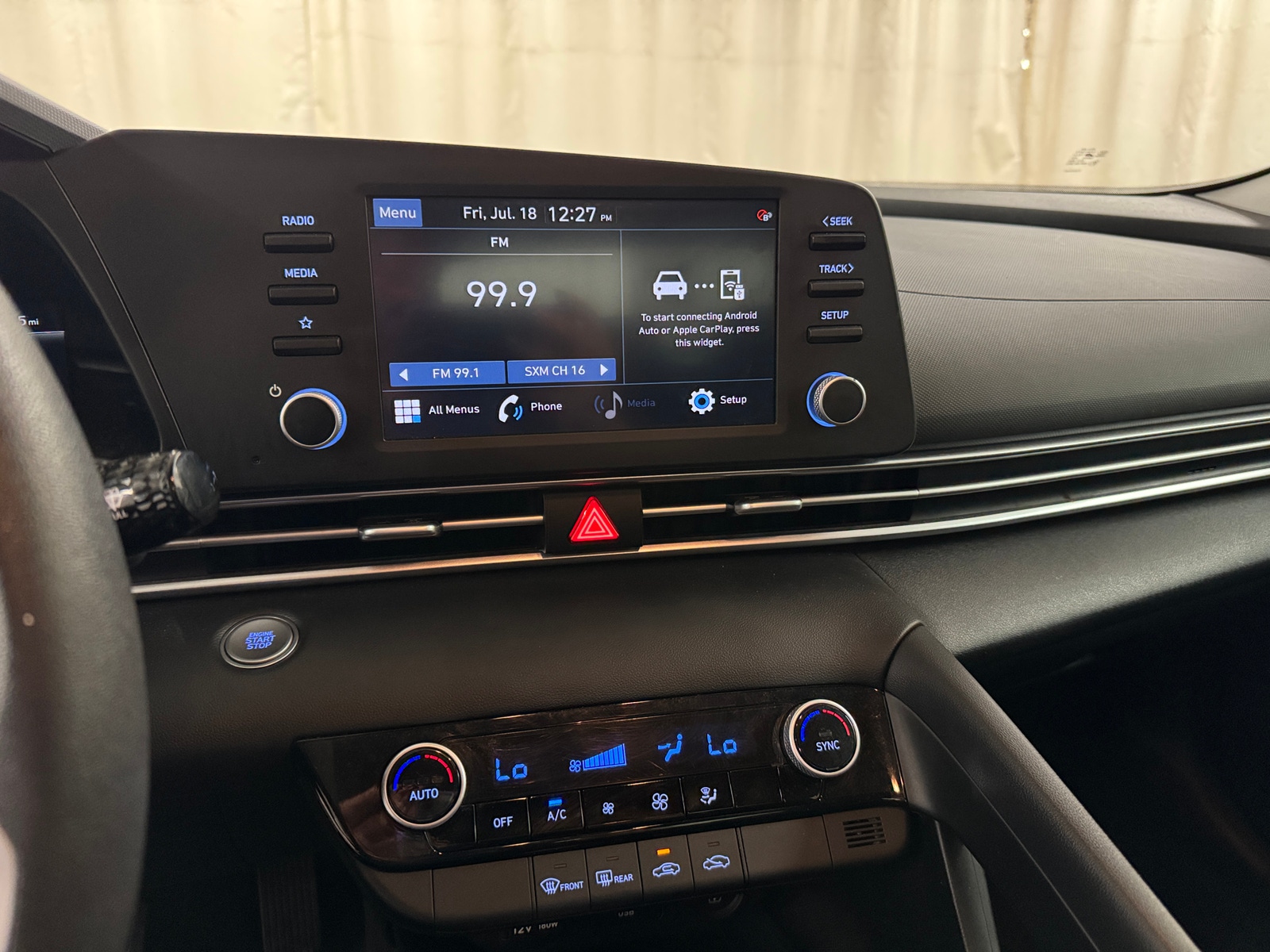 Thumbnail: 2023 Hyundai Elantra - 4