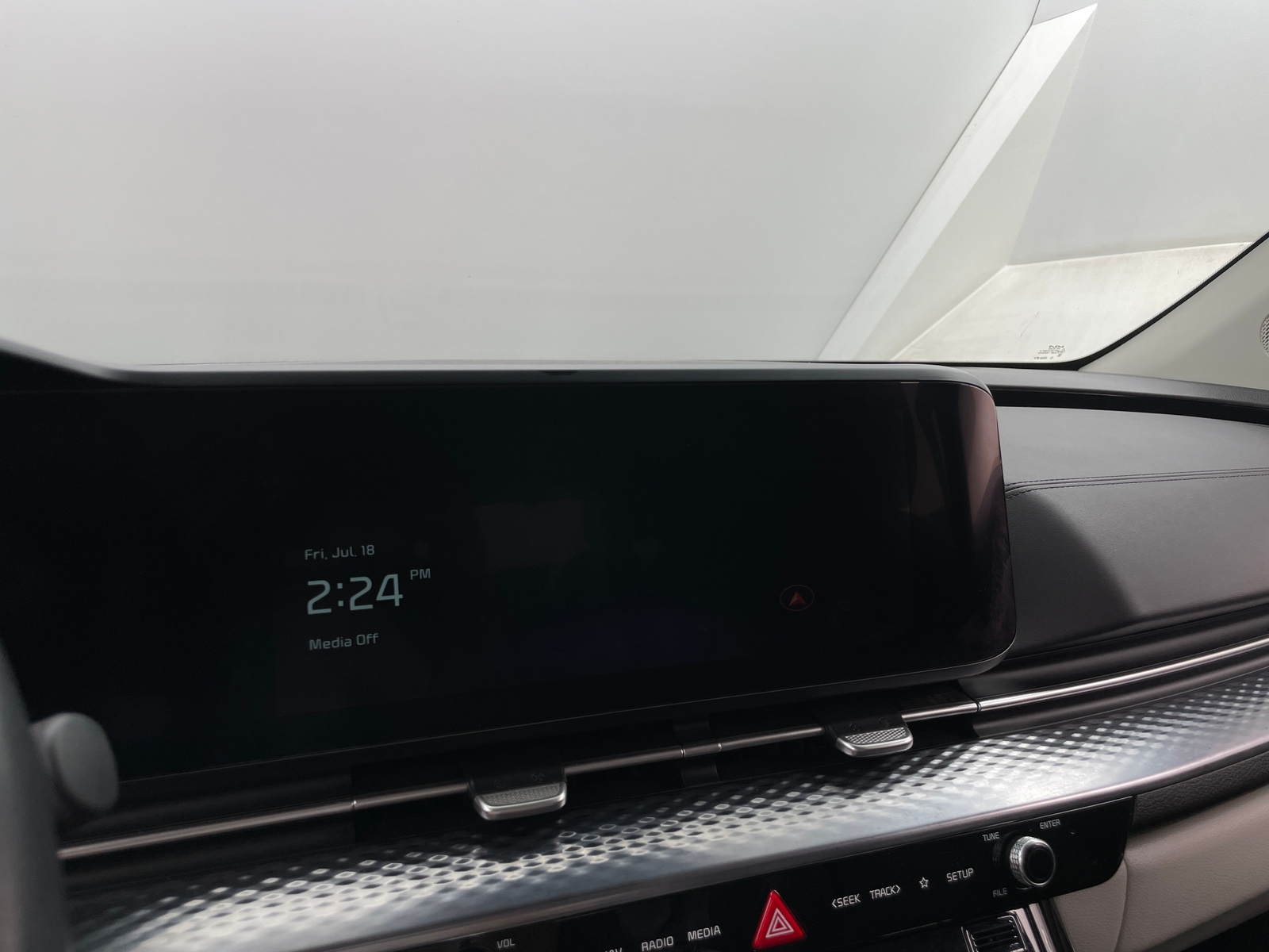 Thumbnail: 2024 Kia Carnival - 3