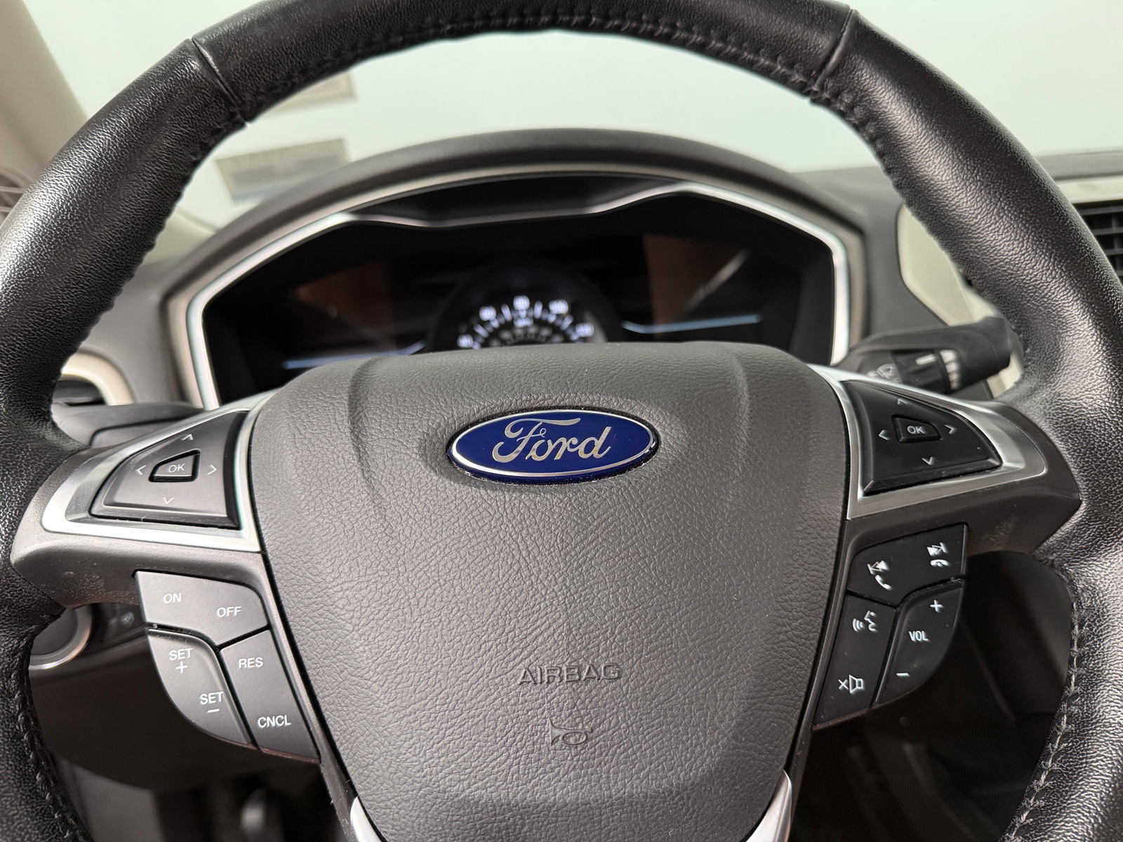 Thumbnail: 2016 Ford Fusion - 4
