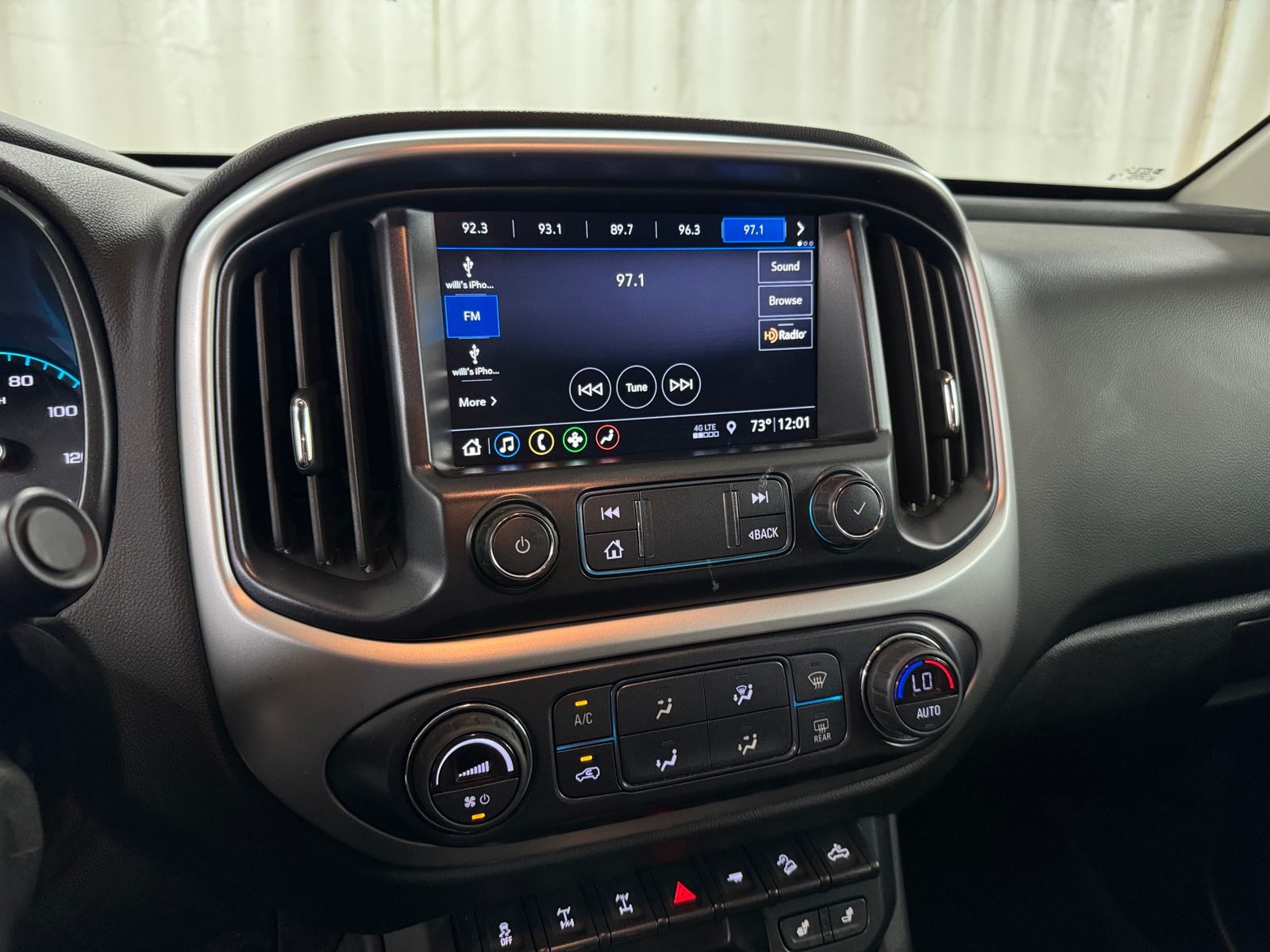 Thumbnail: 2019 Chevrolet Colorado - 3