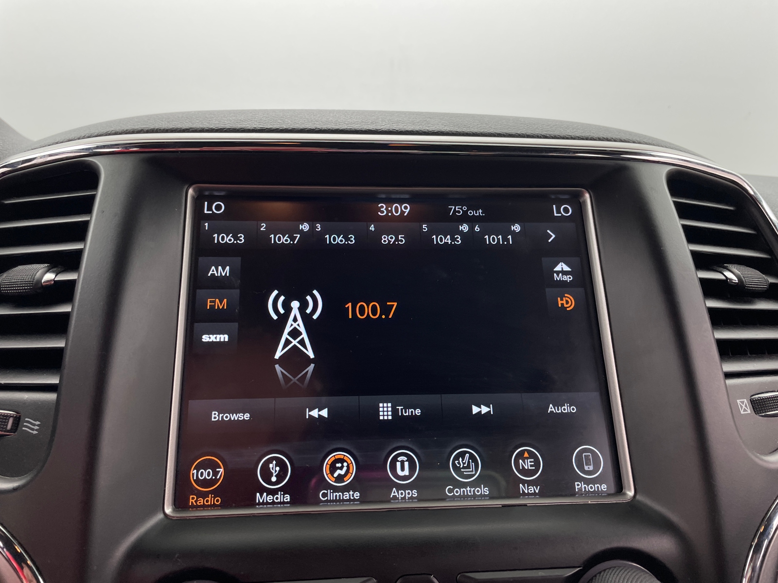 Thumbnail: 2018 Jeep Grand Cherokee - 3