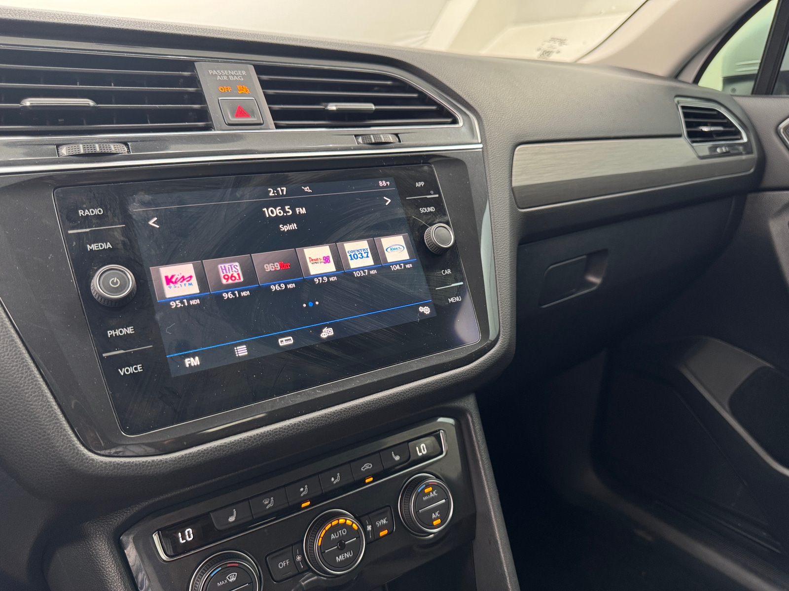 Thumbnail: 2018 Volkswagen Tiguan - 3