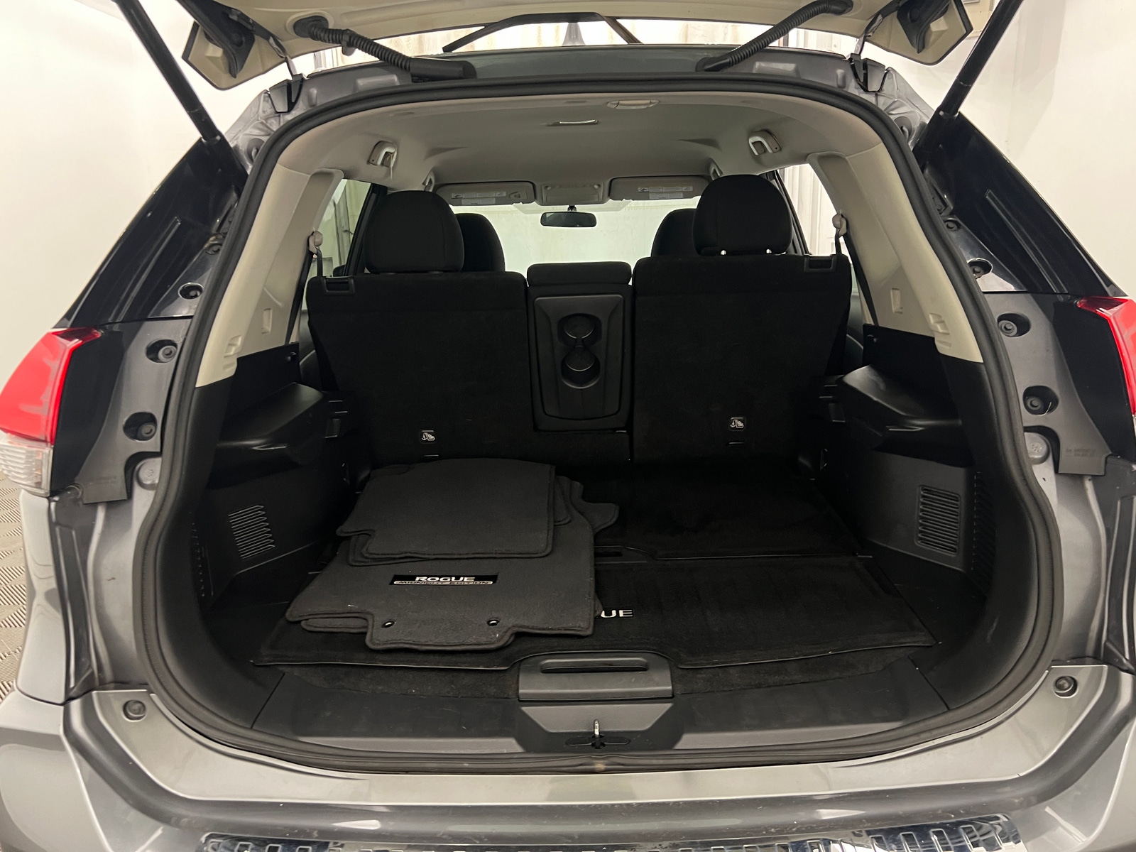 Thumbnail: 2018 Nissan Rogue - 7