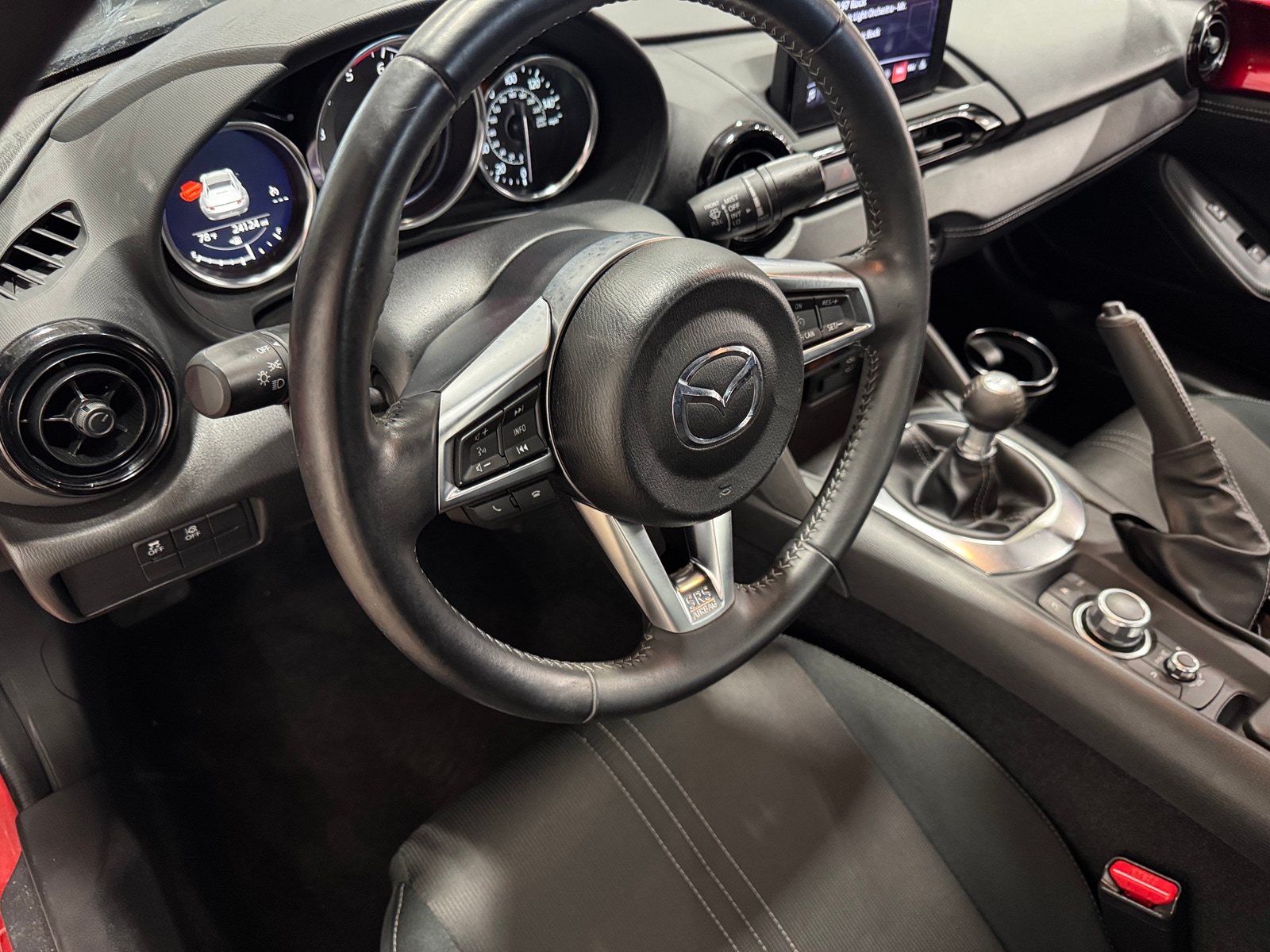 Thumbnail: 2021 Mazda MX-5 Miata - 3