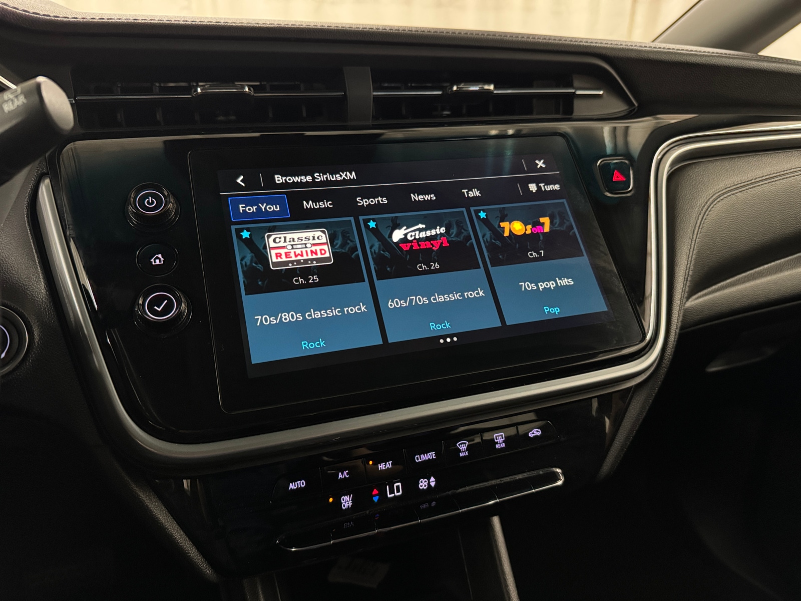 Thumbnail: 2023 Chevrolet Bolt EV - 4