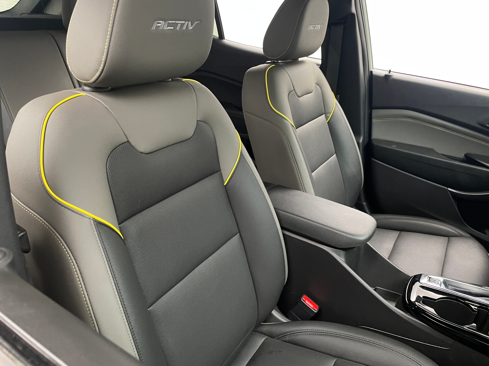 Thumbnail: 2025 Chevrolet Trax - 2