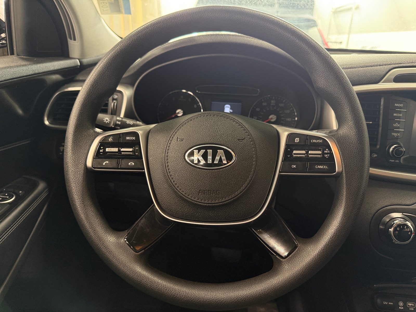 Thumbnail: 2020 Kia Sorento - 5