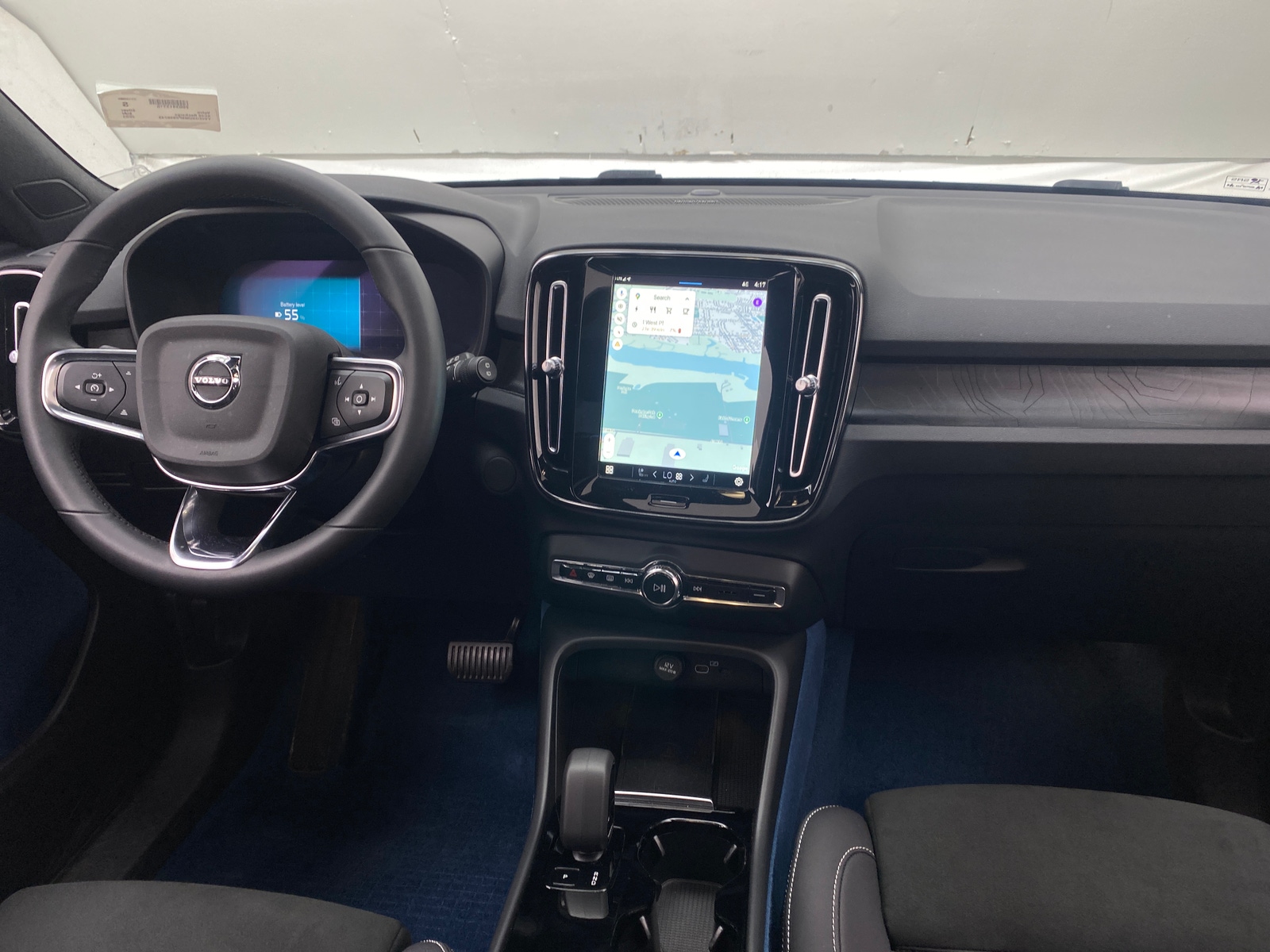 Thumbnail: 2023 Volvo XC40 - 2