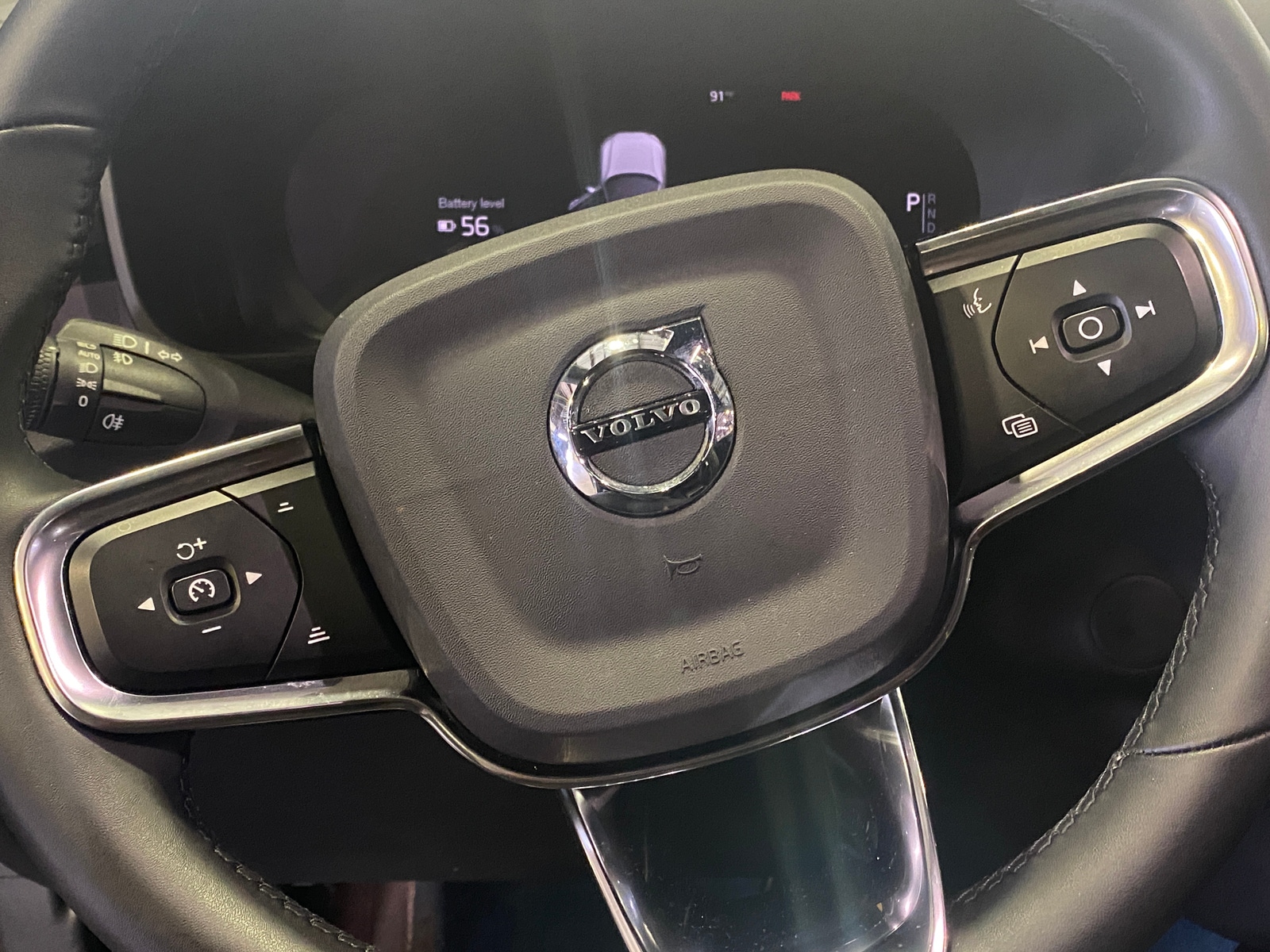 Thumbnail: 2023 Volvo XC40 - 4