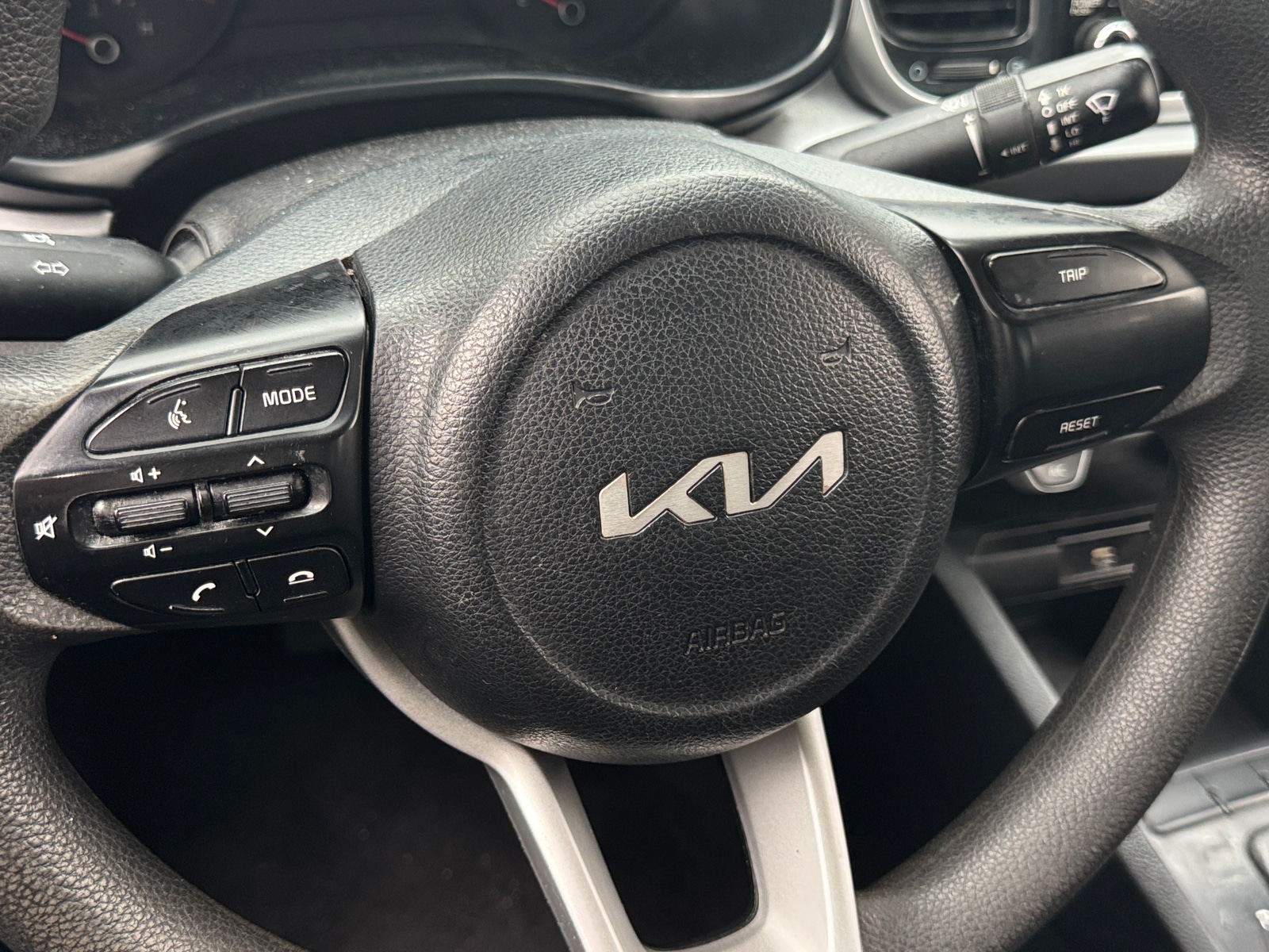 Thumbnail: 2023 Kia Rio - 5