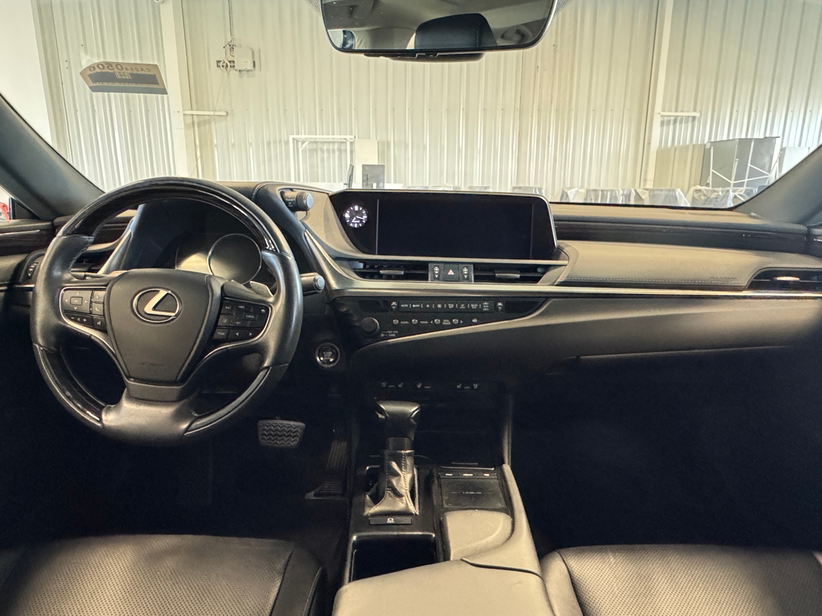 Thumbnail: 2020 Lexus ES - 2