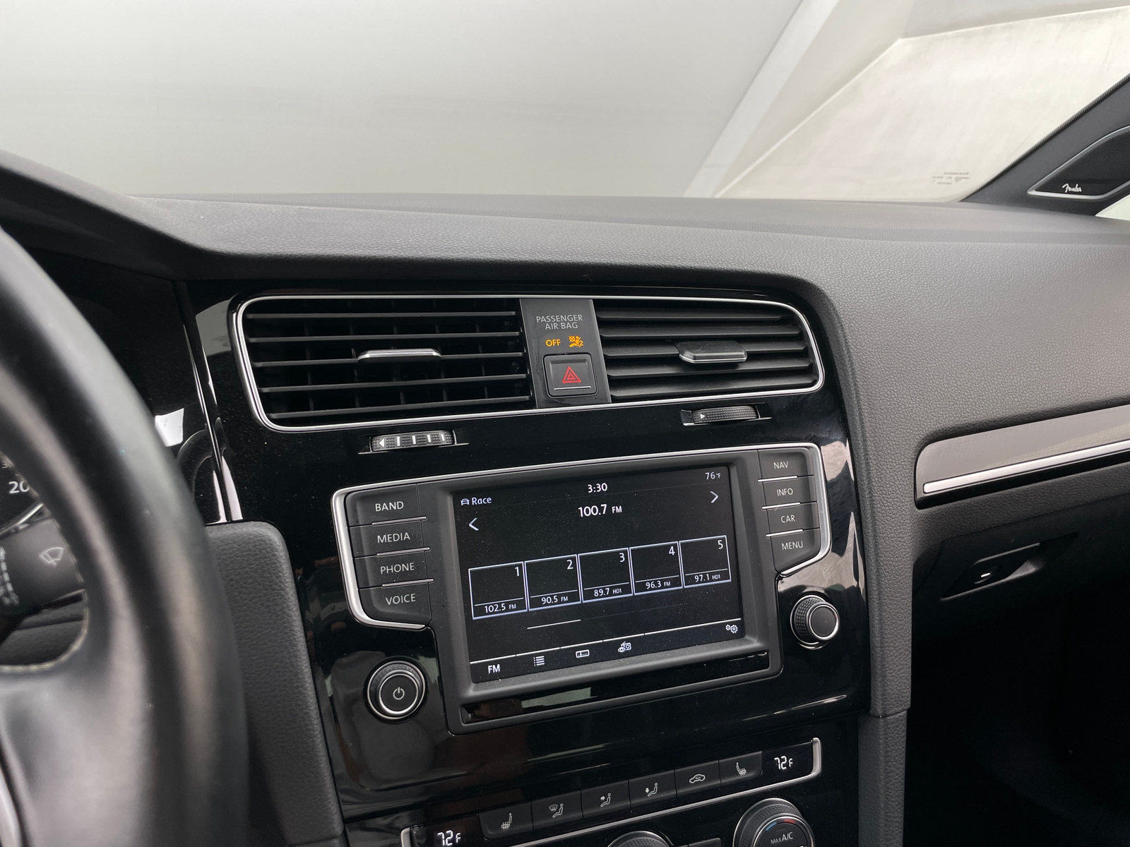 Thumbnail: 2016 Volkswagen Golf - 3