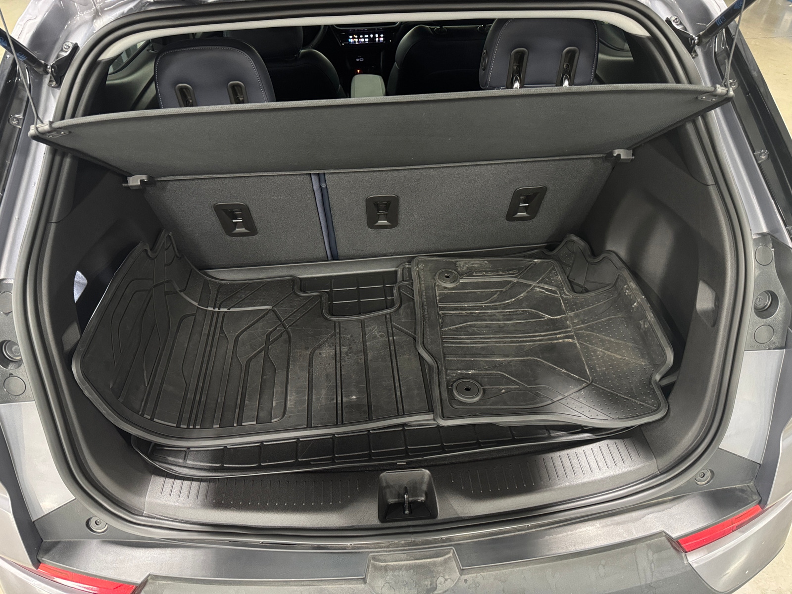 Thumbnail: 2023 Chevrolet Bolt EUV - 6