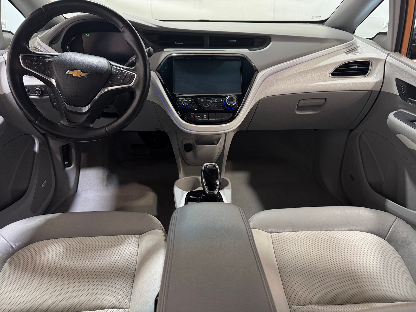 Thumbnail: 2017 Chevrolet Bolt EV - 3