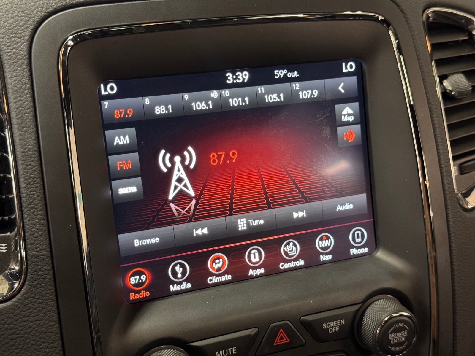 Thumbnail: 2018 Dodge Durango - 3